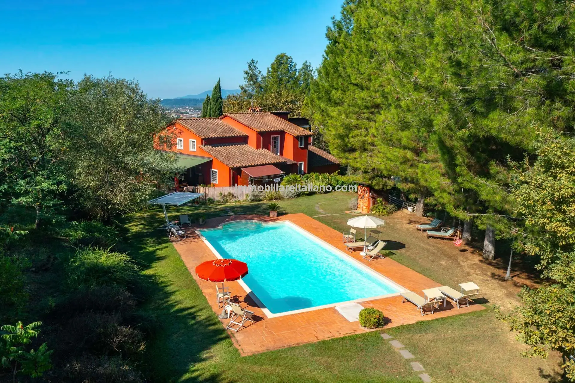 Contemporary 5-Bedroom Villa with Pool in Scenic Tuscany Near Florence - Image 5