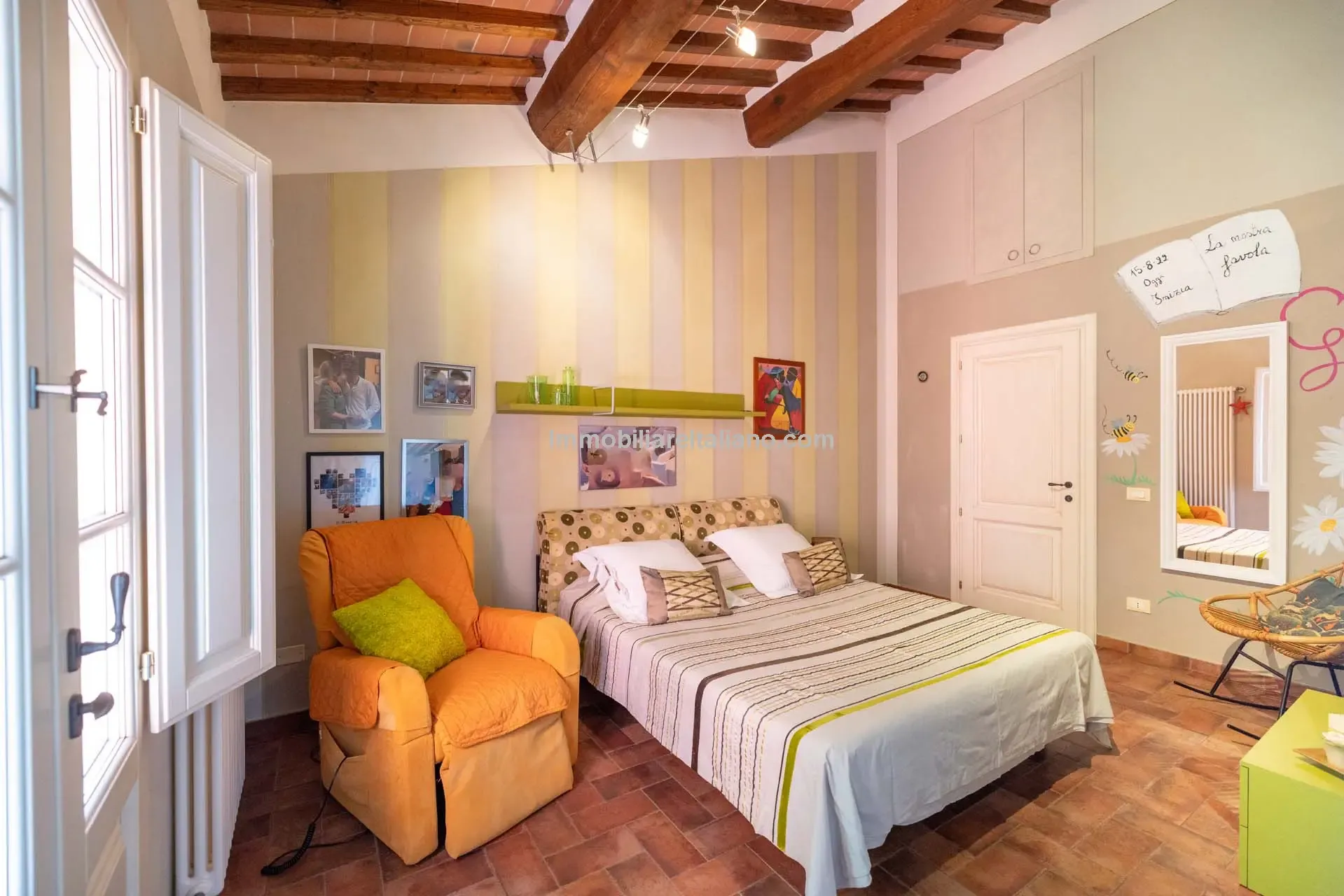 Contemporary 5-Bedroom Villa with Pool in Scenic Tuscany Near Florence - View image 39 of 63
