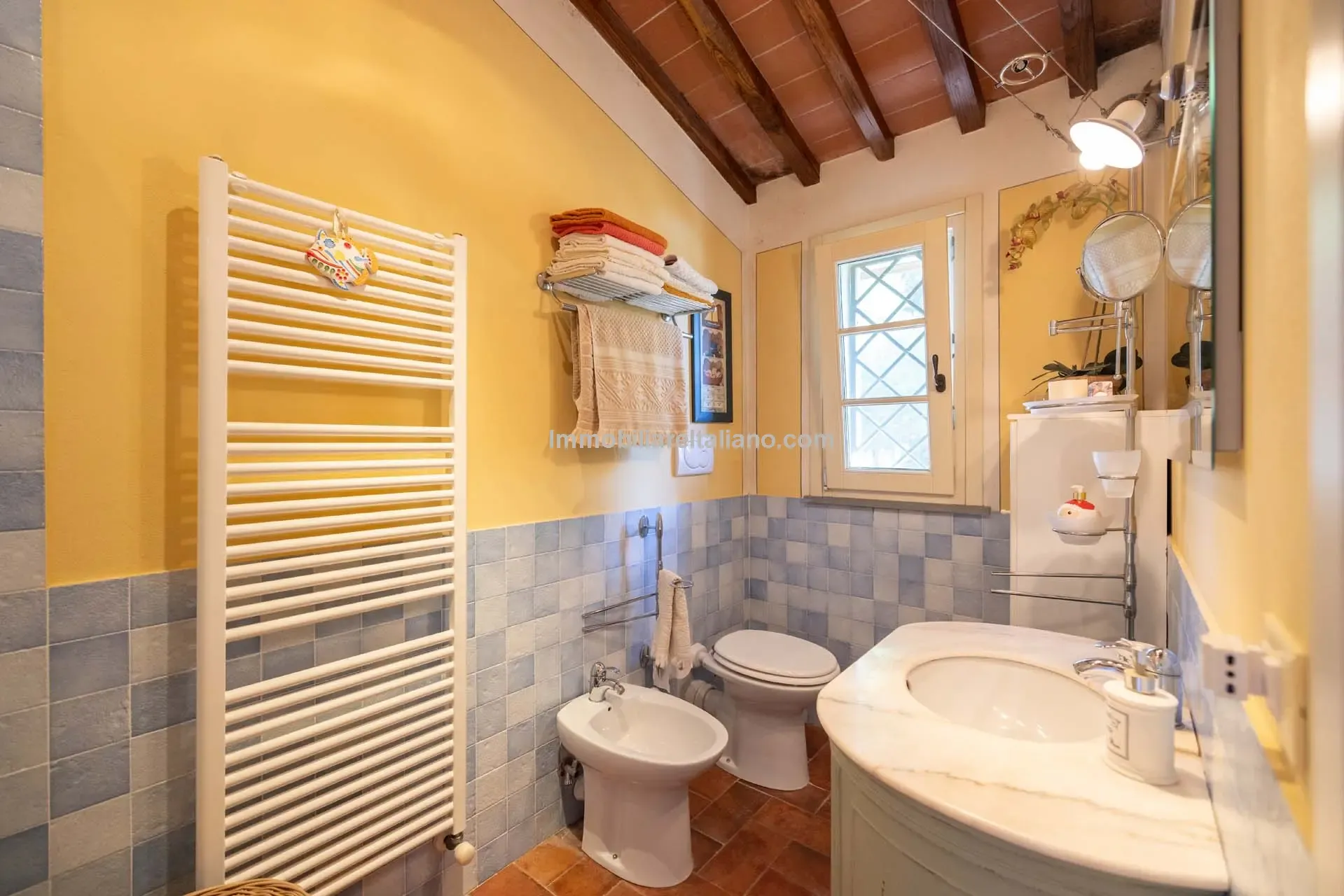 Contemporary 5-Bedroom Villa with Pool in Scenic Tuscany Near Florence - View image 40 of 63