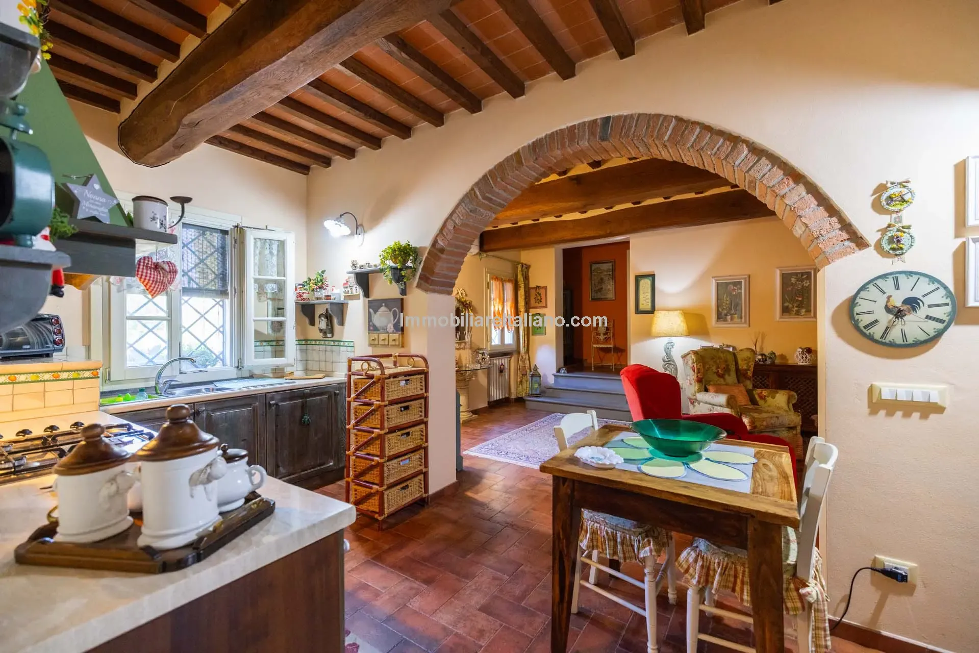 Contemporary 5-Bedroom Villa with Pool in Scenic Tuscany Near Florence - View image 43 of 63