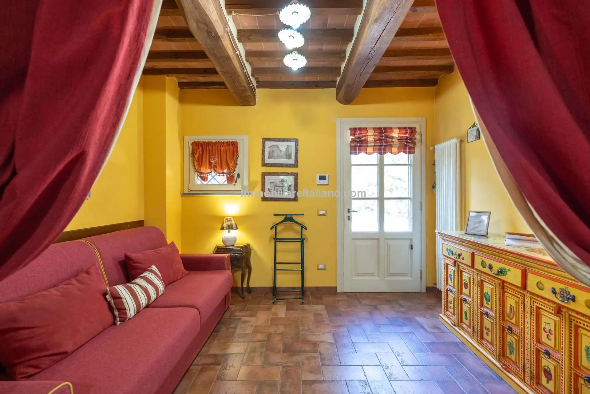 Contemporary 5-Bedroom Villa with Pool in Scenic Tuscany Near Florence - View image 57 of 63