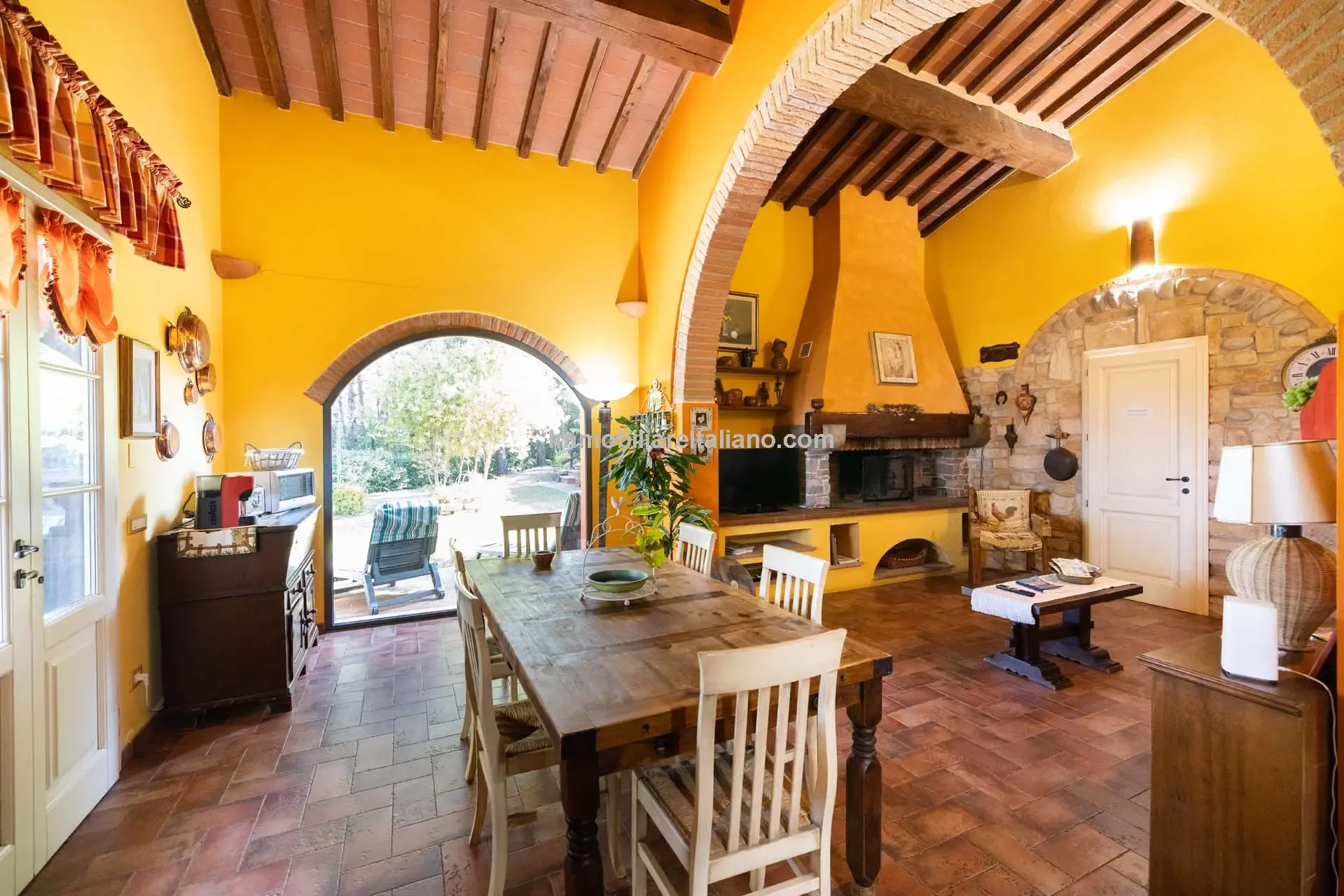Contemporary 5-Bedroom Villa with Pool in Scenic Tuscany Near Florence - View image 59 of 63