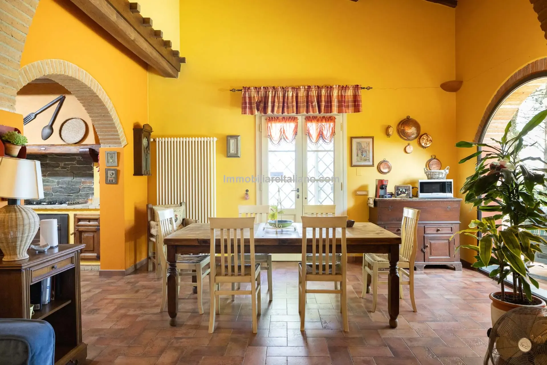Contemporary 5-Bedroom Villa with Pool in Scenic Tuscany Near Florence - View image 63 of 63