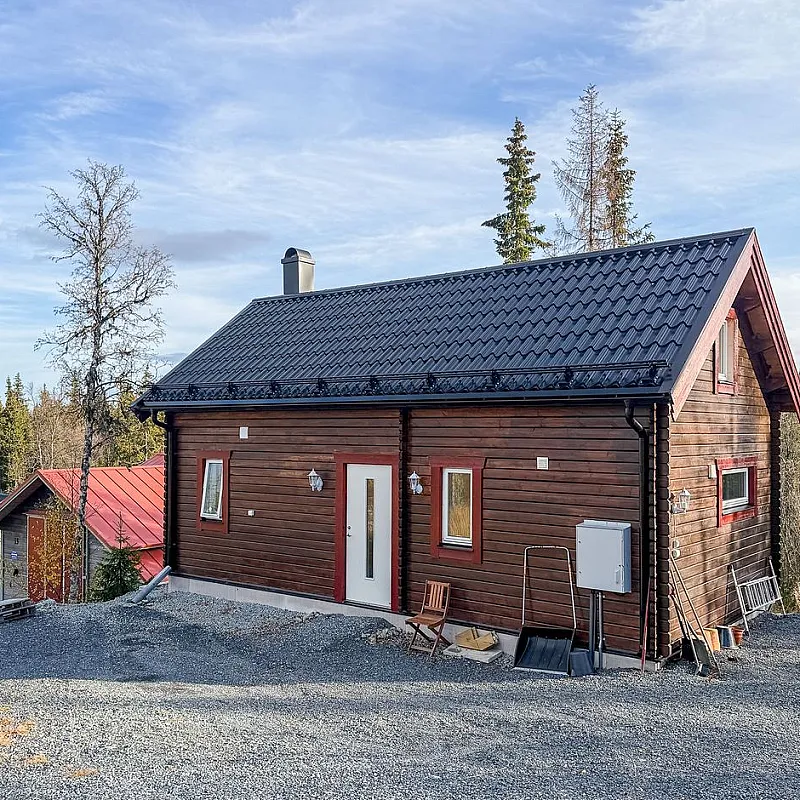 Modern 3-Bedroom House with Expansive Garden in Saxnäs Sweden