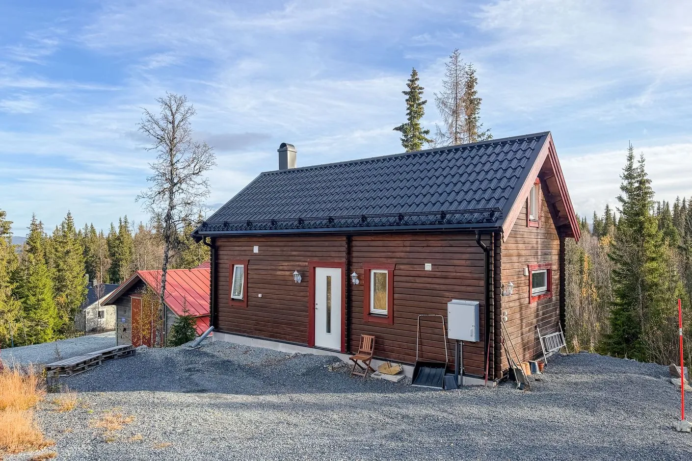 Modern 3-Bedroom House with Expansive Garden in Saxnäs Sweden - Image 1