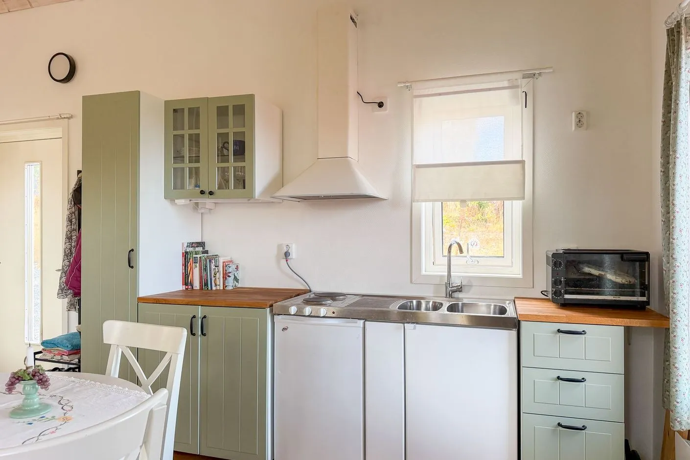 Modern 3-Bedroom House with Expansive Garden in Saxnäs Sweden - View image 6 of 24