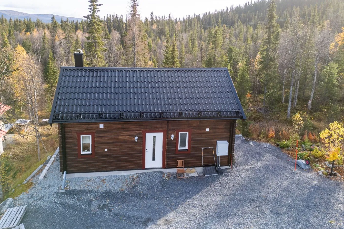 Modern 3-Bedroom House with Expansive Garden in Saxnäs Sweden - View image 17 of 24