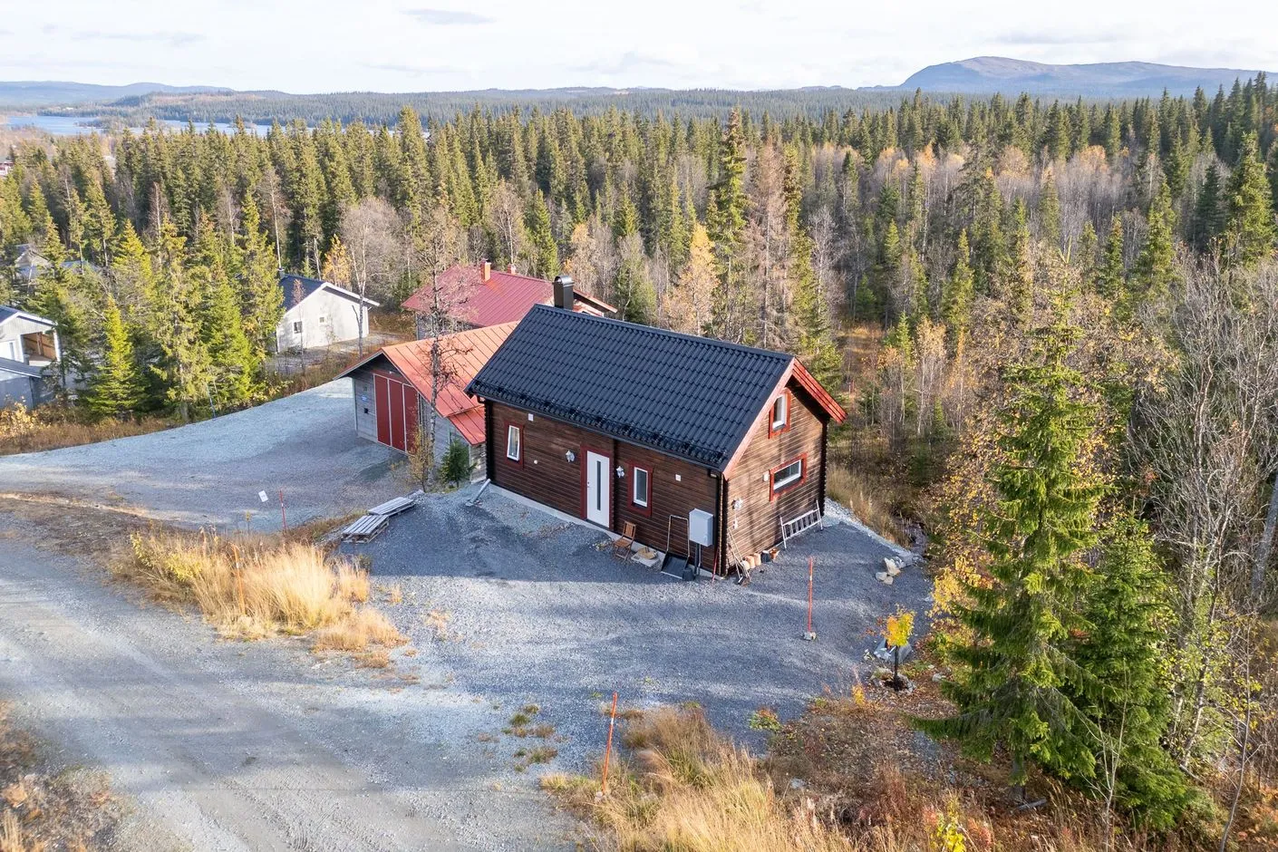 Modern 3-Bedroom House with Expansive Garden in Saxnäs Sweden - View image 18 of 24