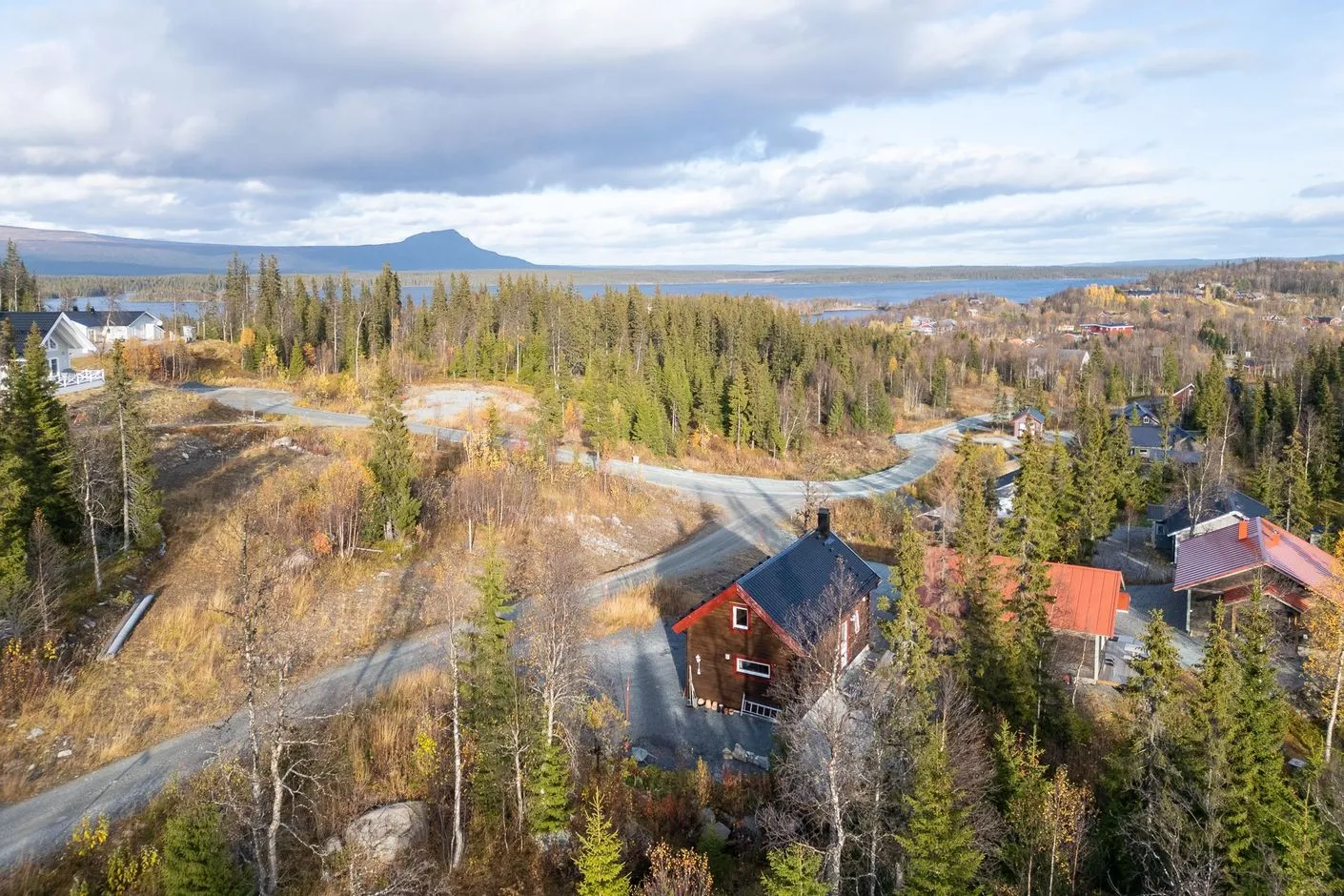 Modern 3-Bedroom House with Expansive Garden in Saxnäs Sweden - View image 20 of 24
