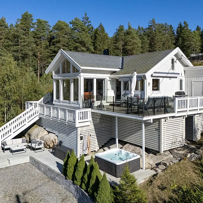 Contemporary 3-Bedroom Country House with Fjord Views in Drøbak, Norway