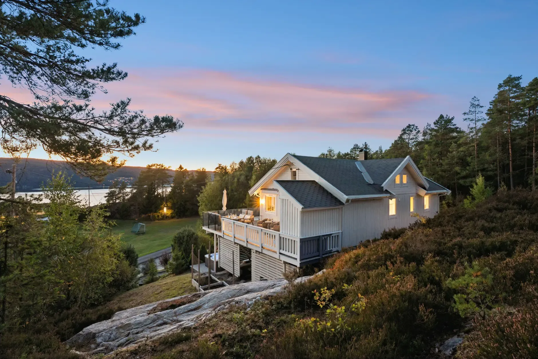 Contemporary 3-Bedroom Country House with Fjord Views in Drøbak, Norway - View image 6 of 44
