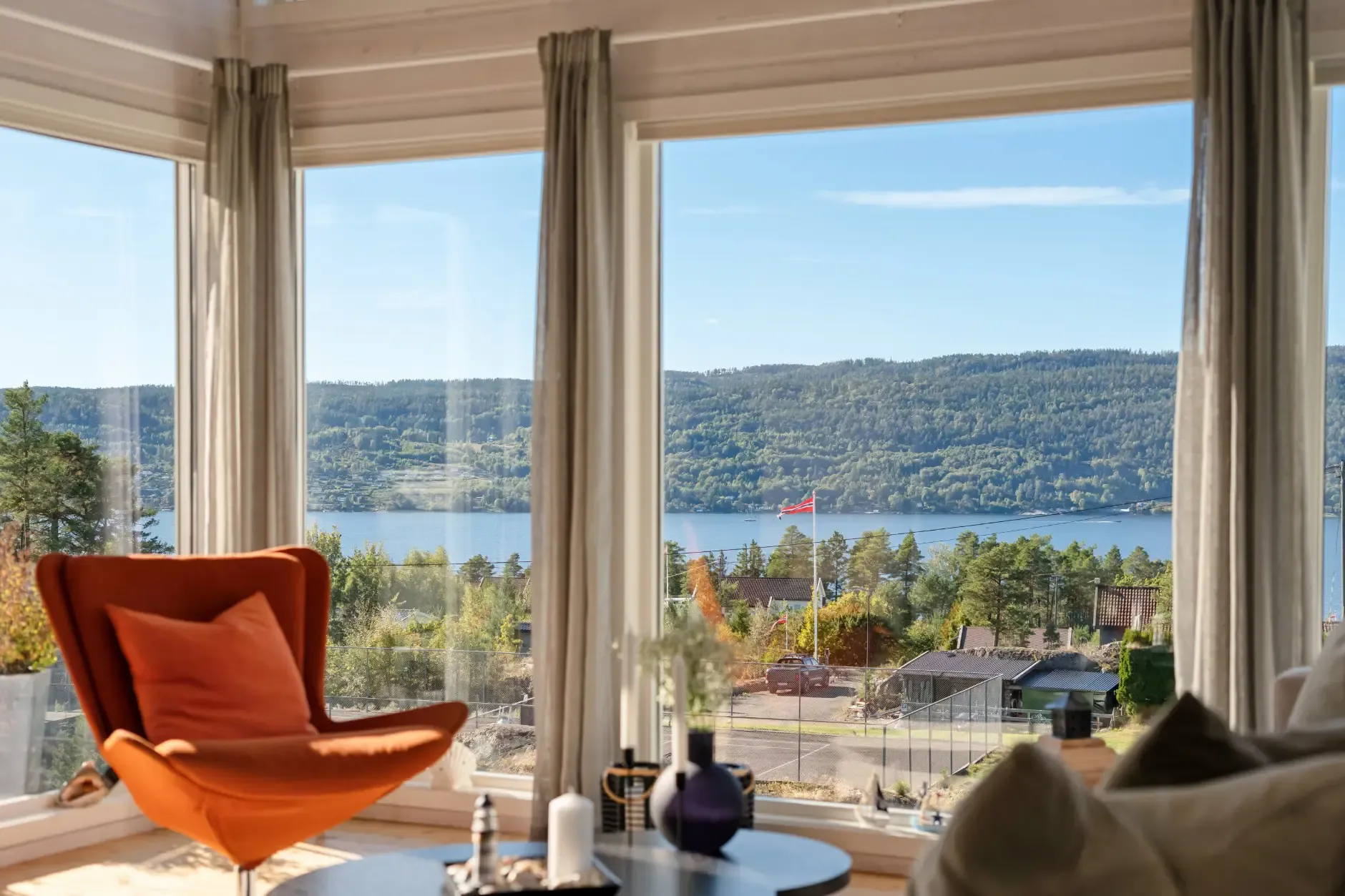 Contemporary 3-Bedroom Country House with Fjord Views in Drøbak, Norway - View image 8 of 44