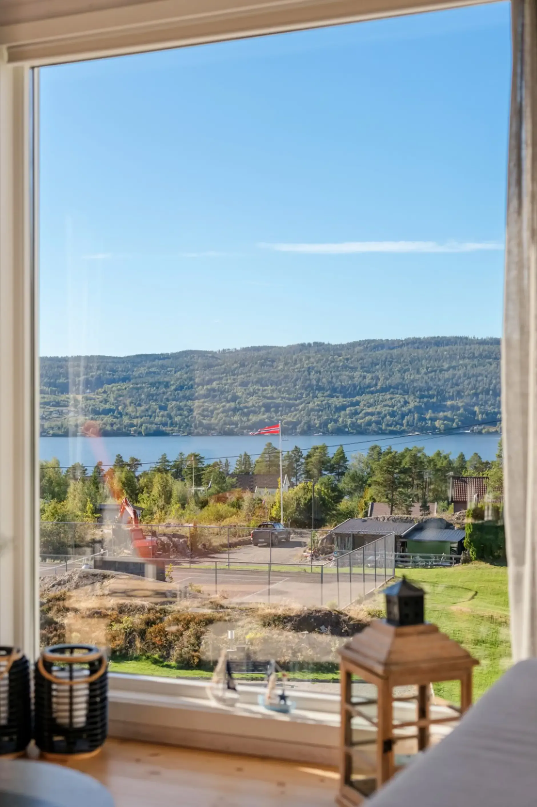 Contemporary 3-Bedroom Country House with Fjord Views in Drøbak, Norway - View image 9 of 44