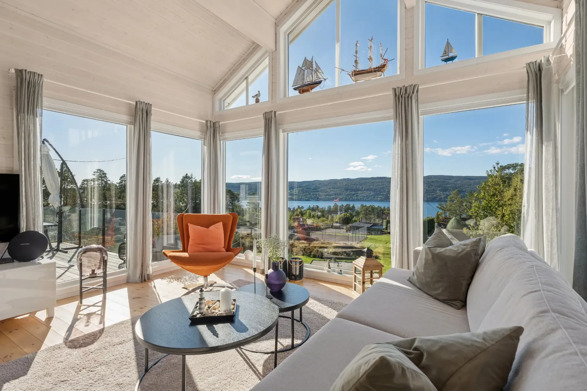Contemporary 3-Bedroom Country House with Fjord Views in Drøbak, Norway - View image 10 of 44