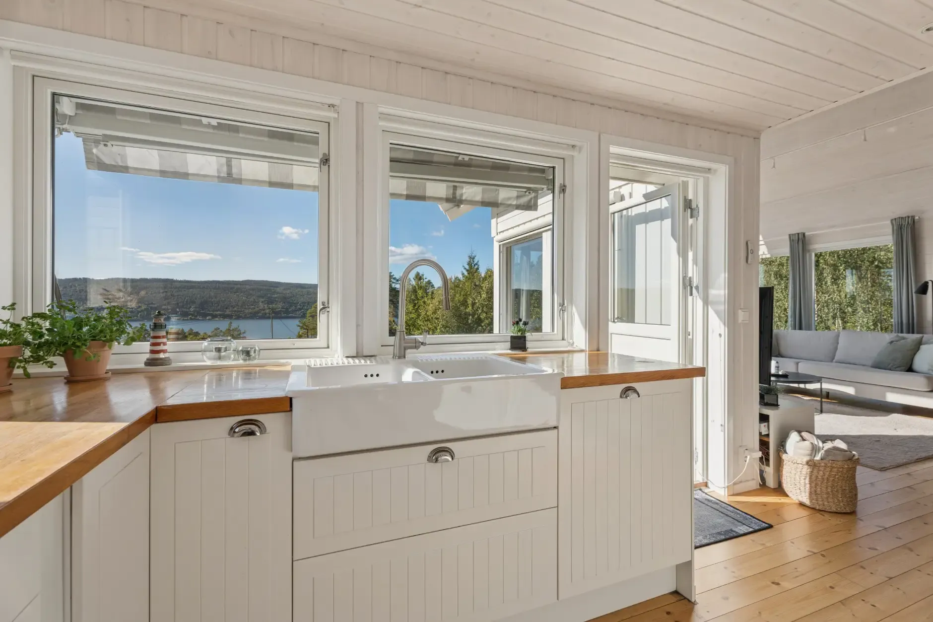 Contemporary 3-Bedroom Country House with Fjord Views in Drøbak, Norway - View image 16 of 44