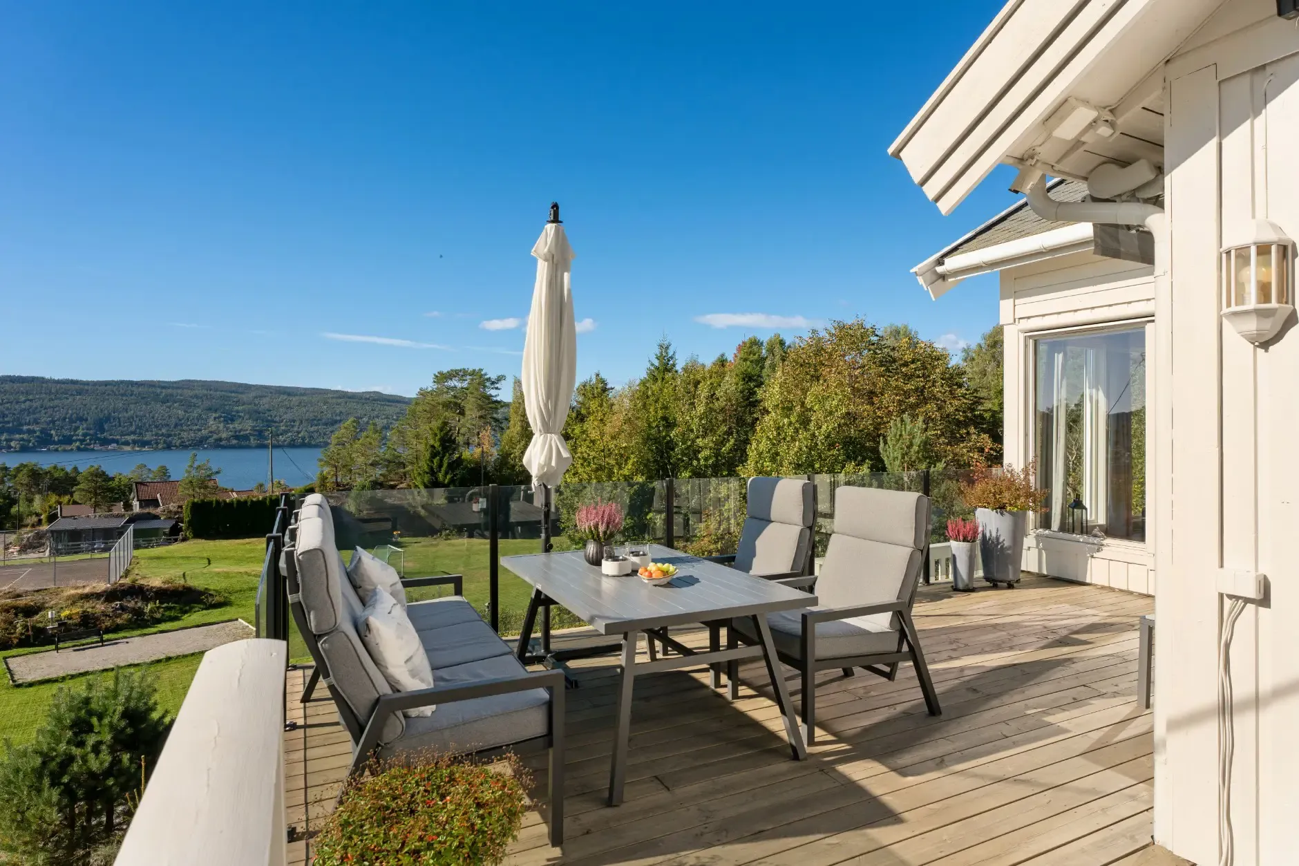 Contemporary 3-Bedroom Country House with Fjord Views in Drøbak, Norway - View image 19 of 44