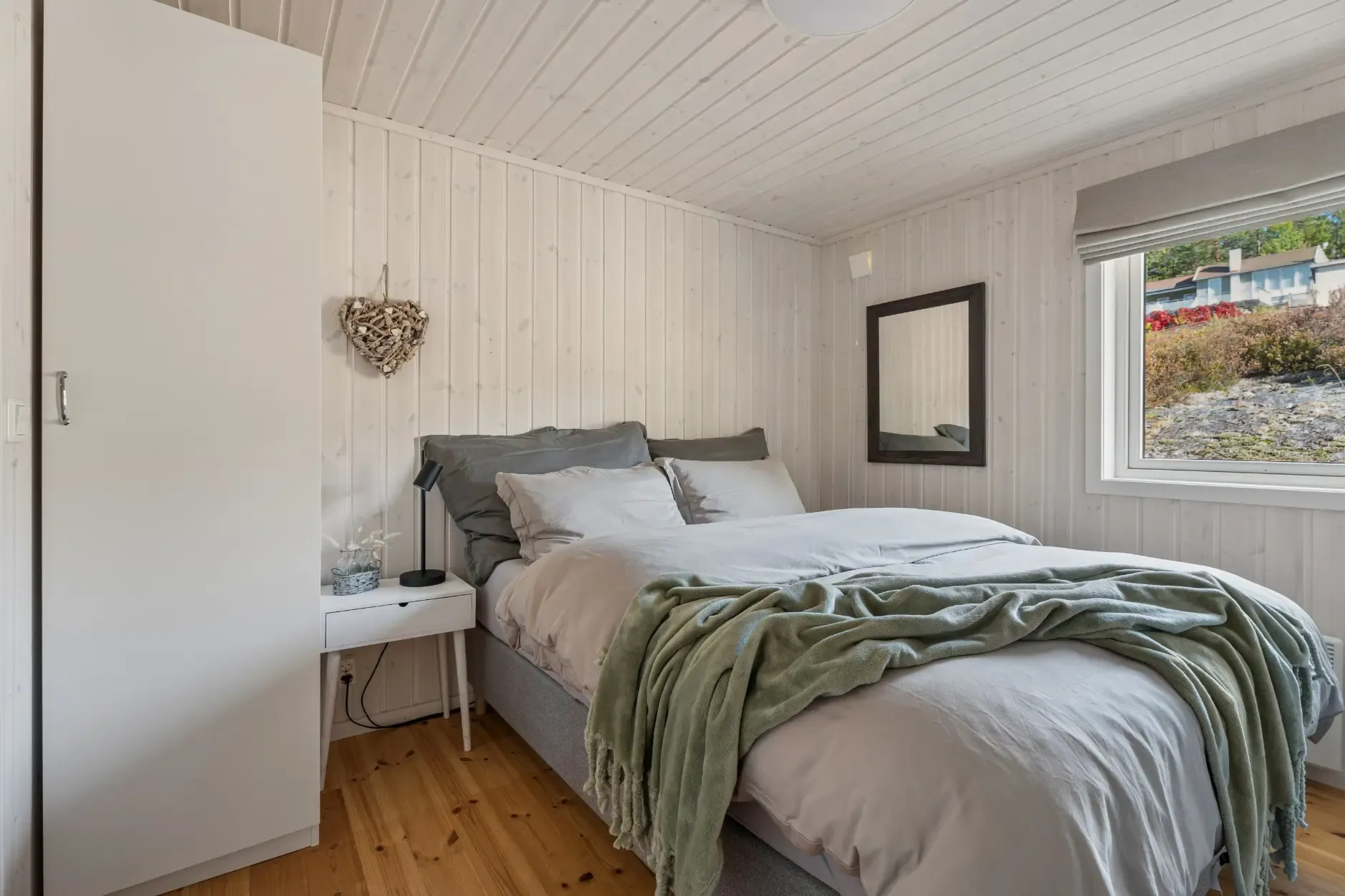 Contemporary 3-Bedroom Country House with Fjord Views in Drøbak, Norway - View image 25 of 44
