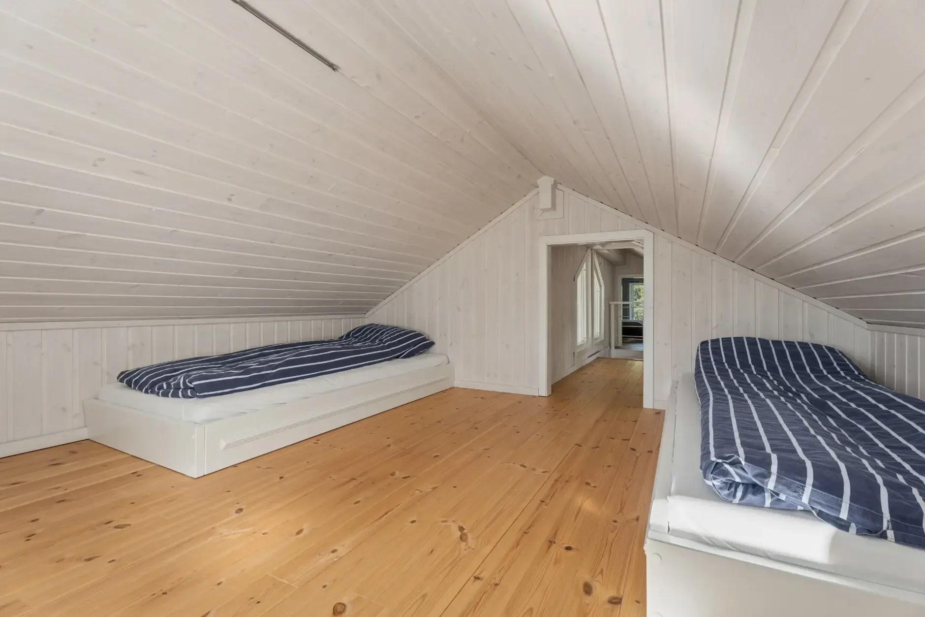 Contemporary 3-Bedroom Country House with Fjord Views in Drøbak, Norway - View image 29 of 44