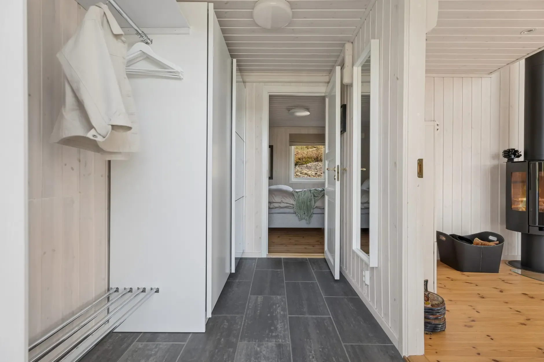 Contemporary 3-Bedroom Country House with Fjord Views in Drøbak, Norway - View image 30 of 44