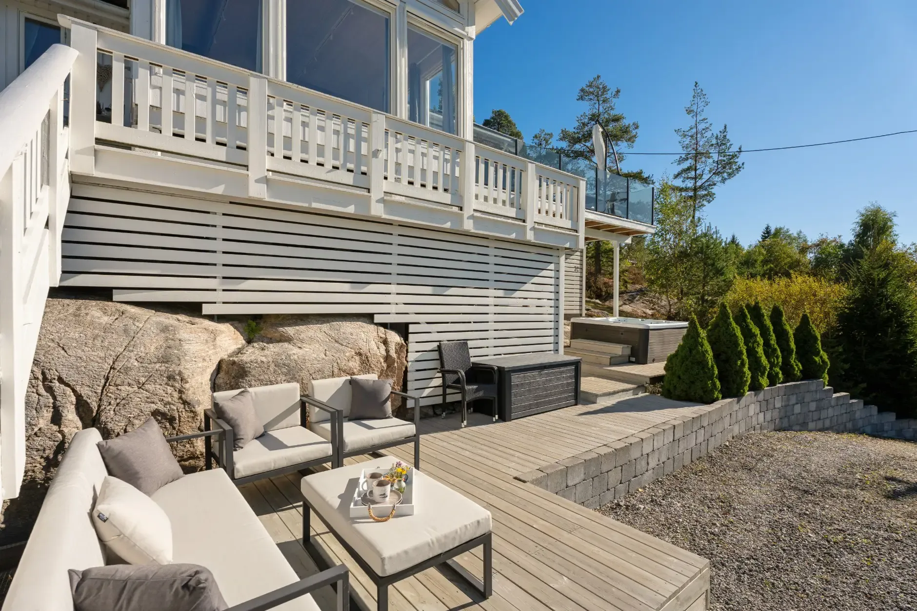 Contemporary 3-Bedroom Country House with Fjord Views in Drøbak, Norway - View image 38 of 44