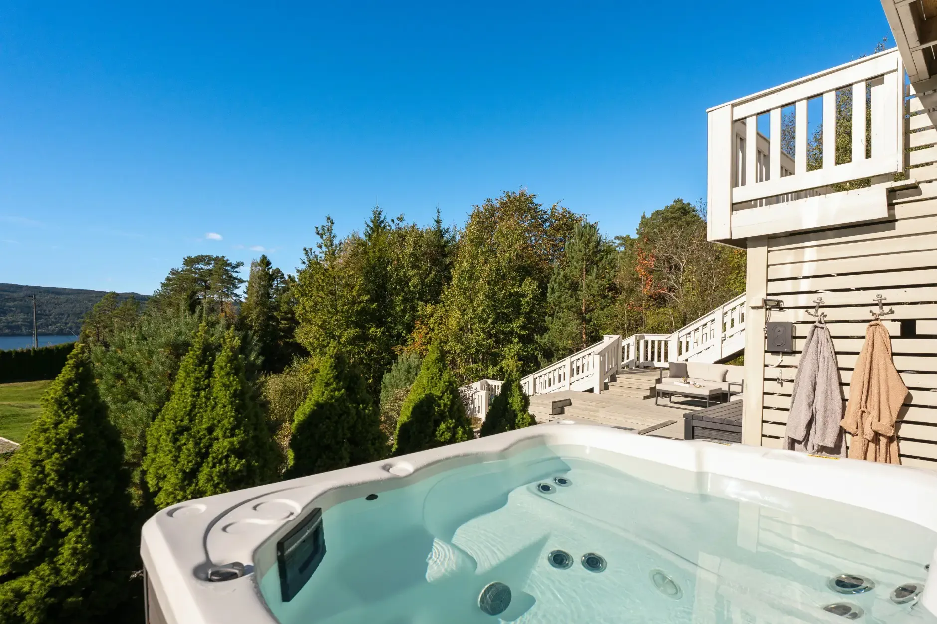 Contemporary 3-Bedroom Country House with Fjord Views in Drøbak, Norway - View image 39 of 44