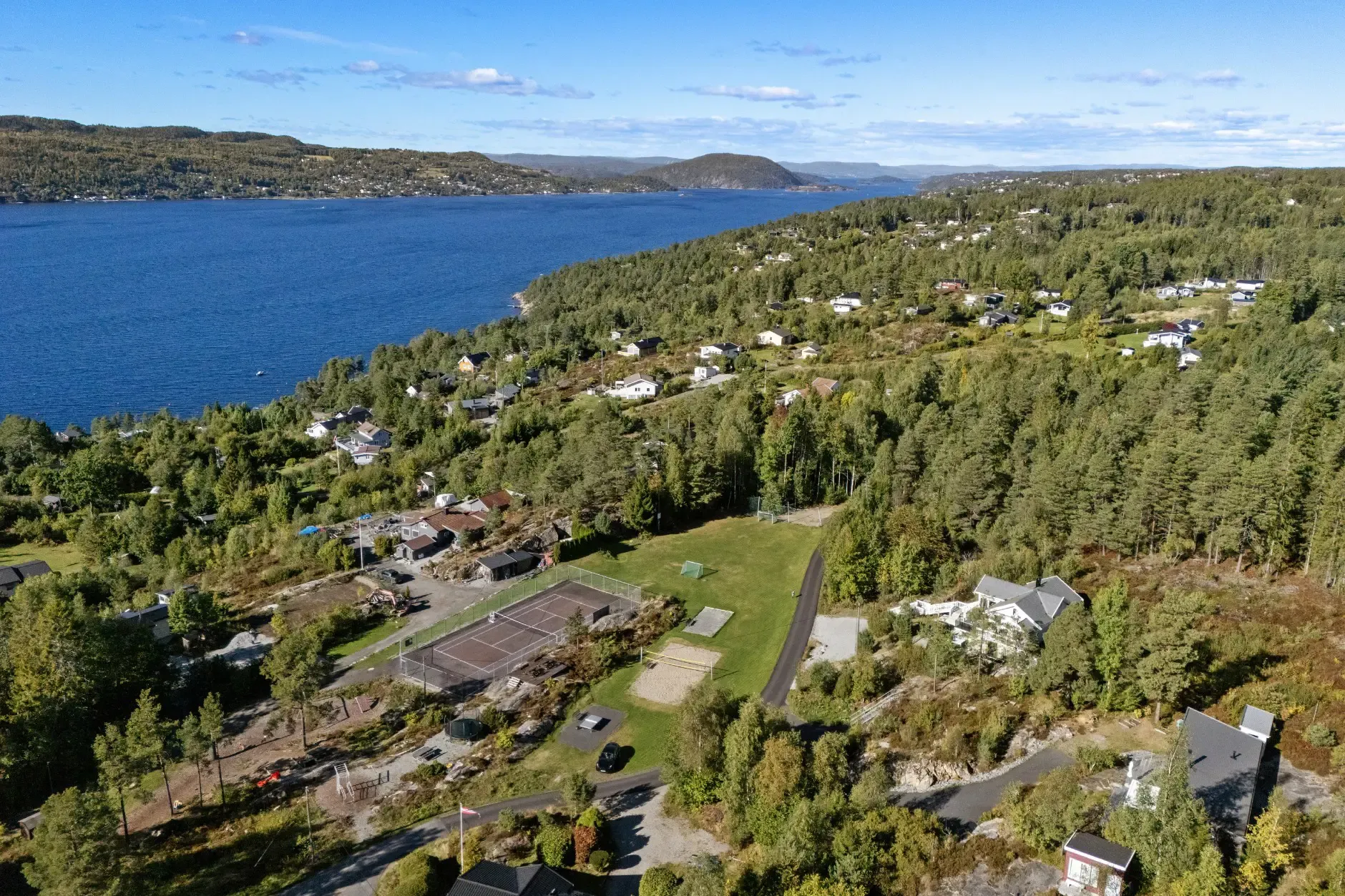 Contemporary 3-Bedroom Country House with Fjord Views in Drøbak, Norway - View image 44 of 44