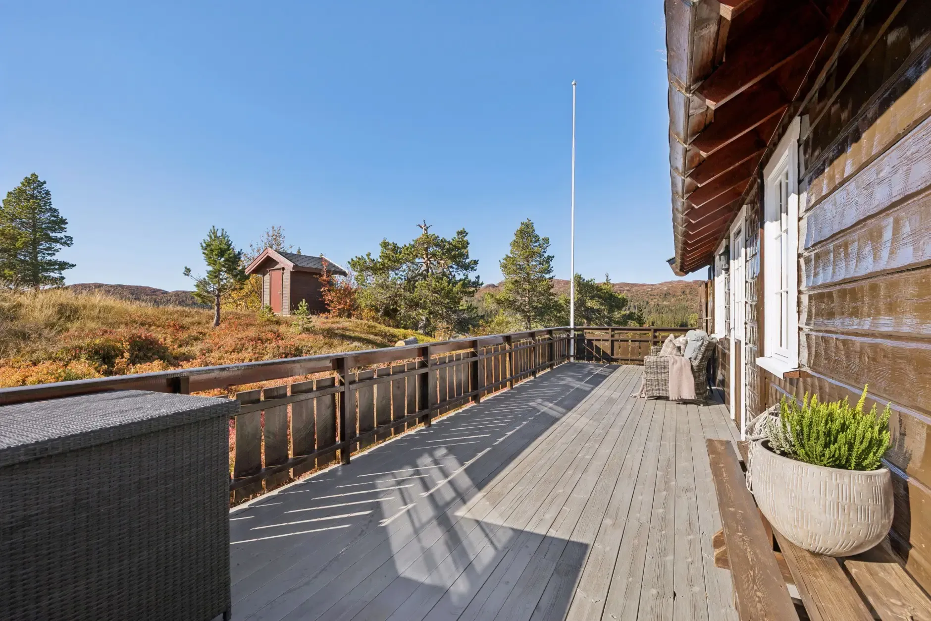 Norwegian Country House with Terrace and Mountain Views - View image 6 of 31