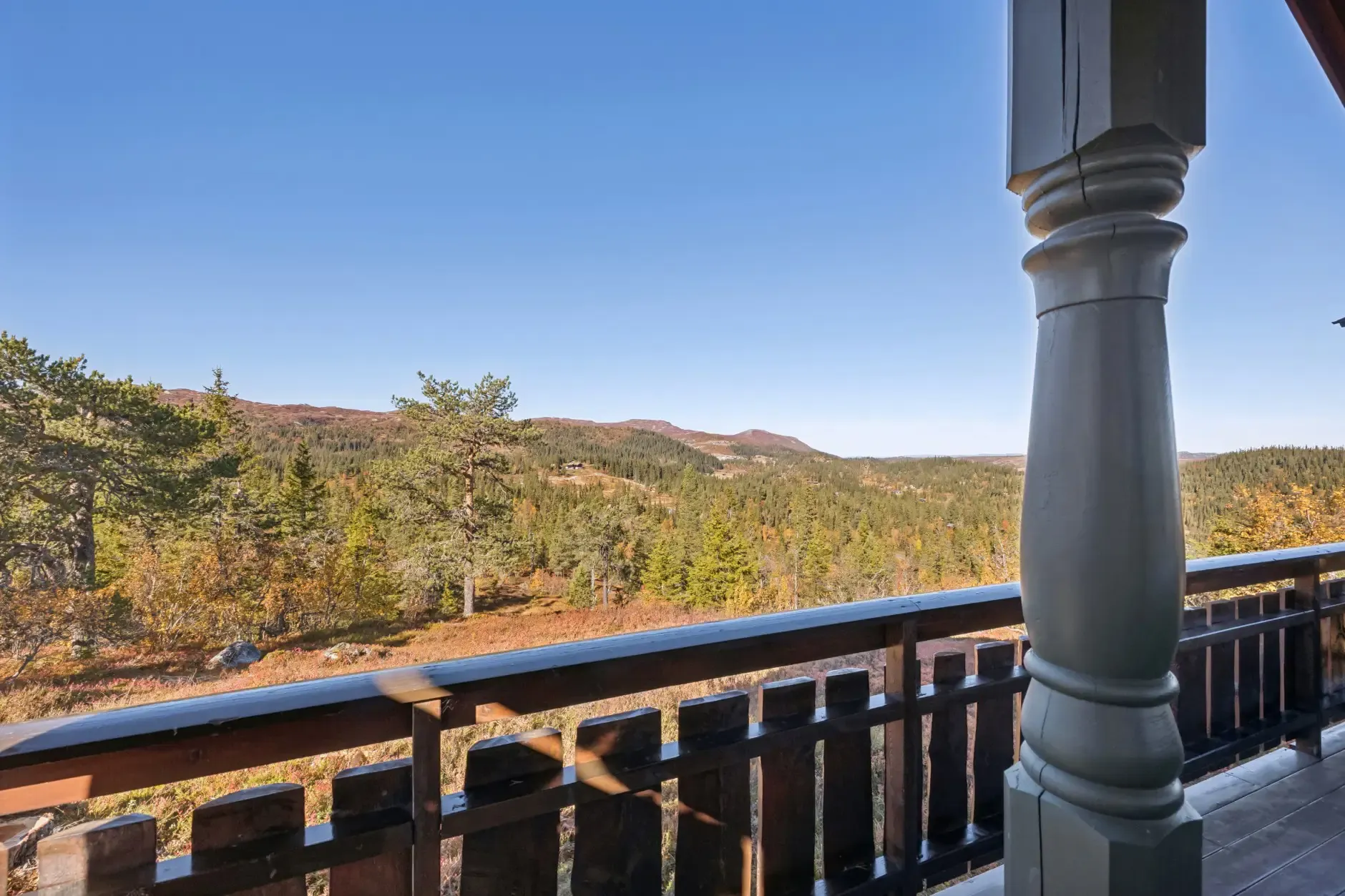 Norwegian Country House with Terrace and Mountain Views - View image 7 of 31