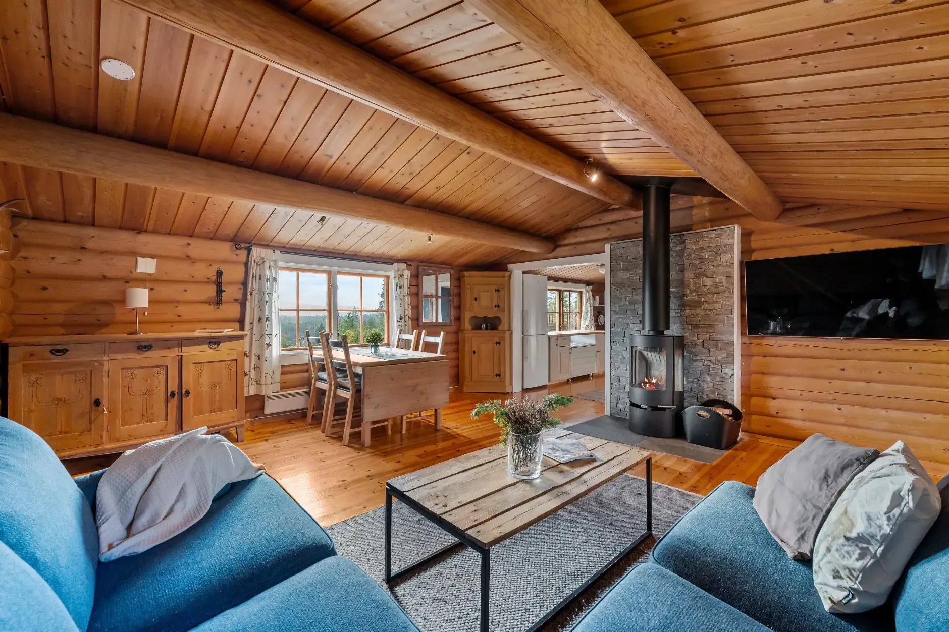 Møbleret landsted fra 1970’erne med stor grund i Engerdal, Norge - Vis billede 18 af 48