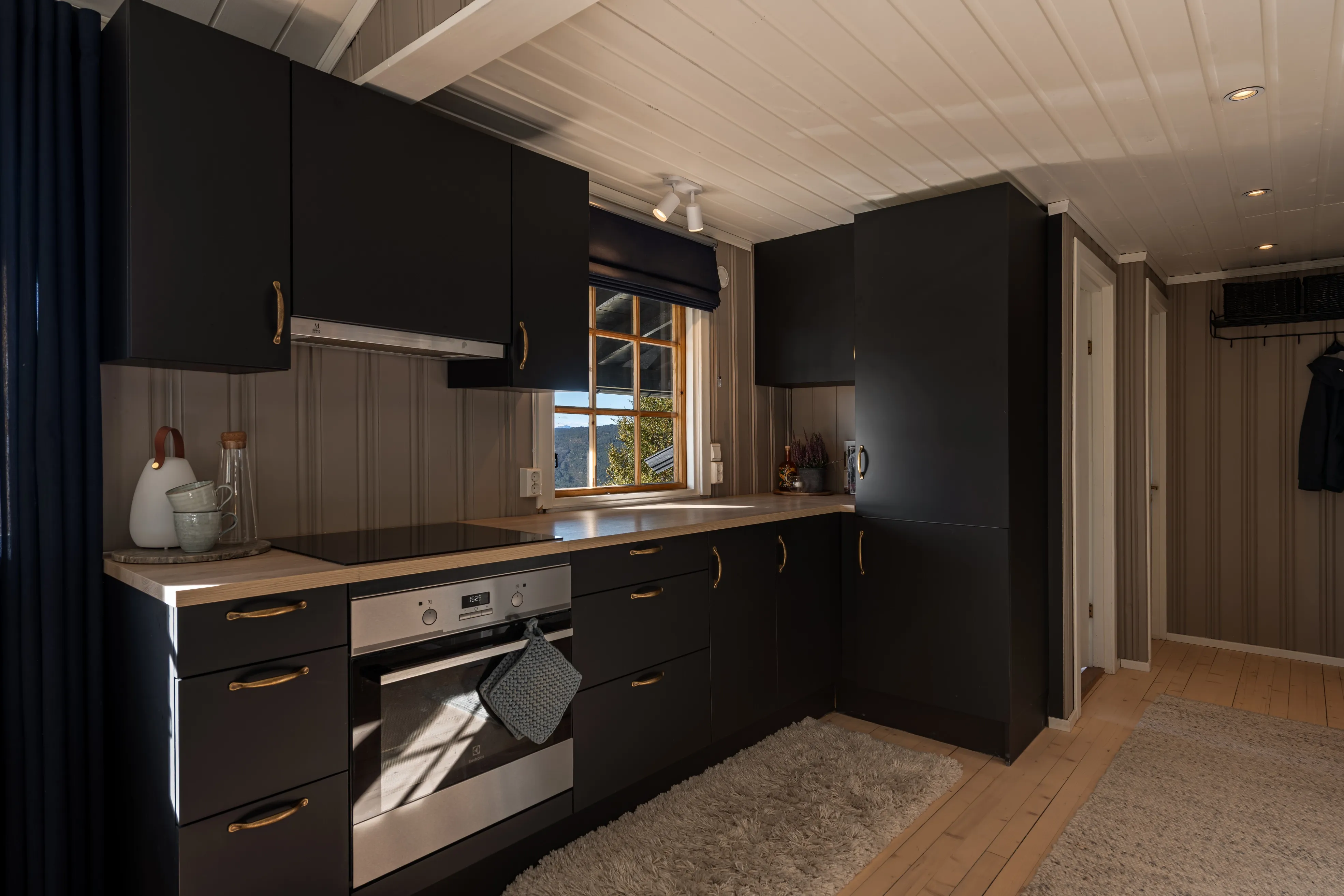1970s Family Cabin in Nesbyen with Terrace and Garage - View image 10 of 36