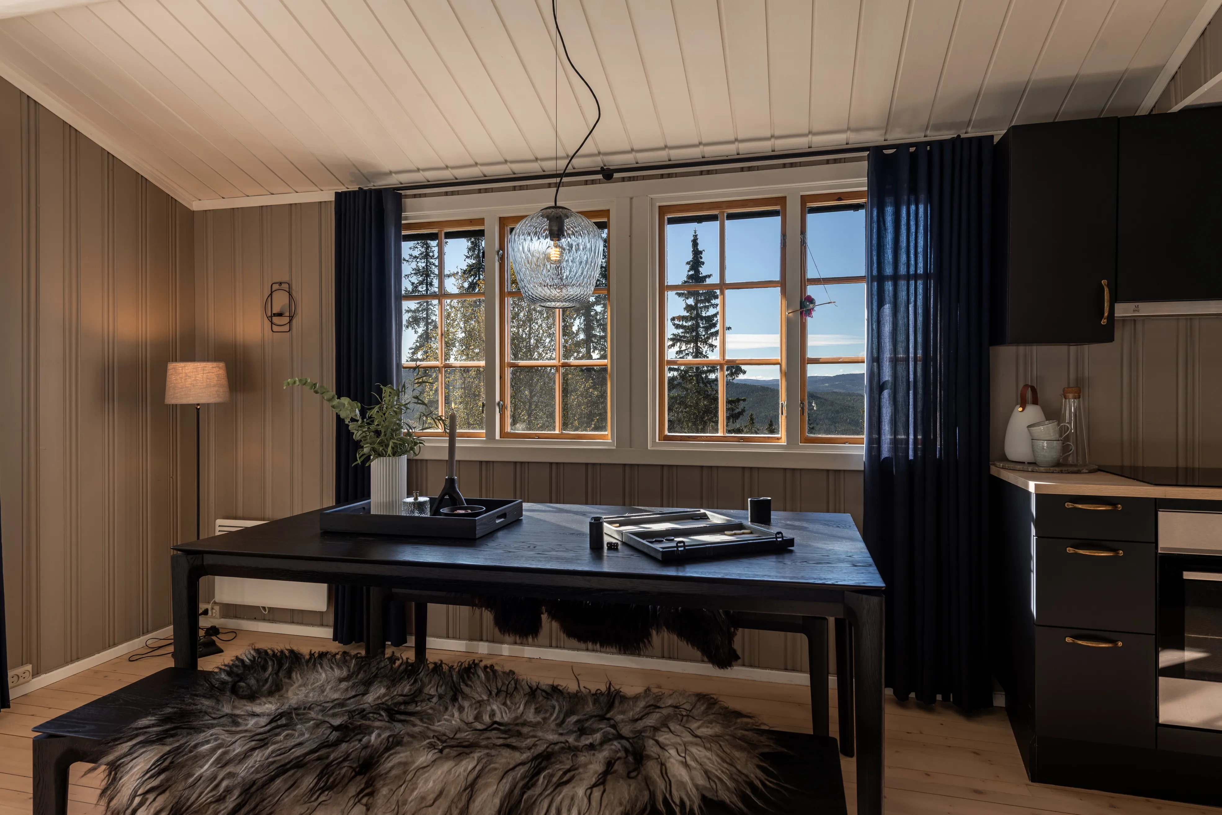 1970s Family Cabin in Nesbyen with Terrace and Garage - View image 14 of 36
