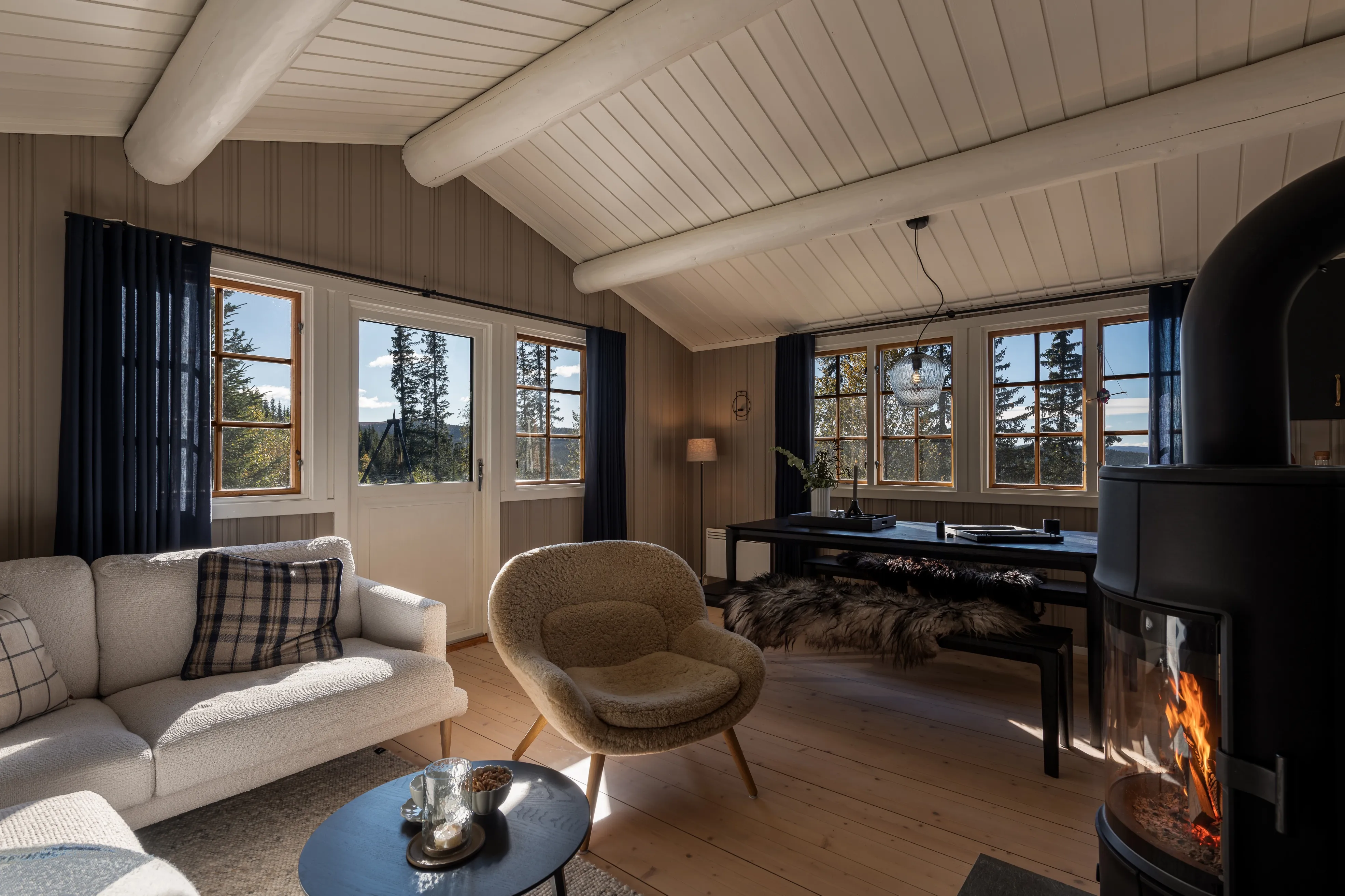 1970s Family Cabin in Nesbyen with Terrace and Garage - View image 15 of 36
