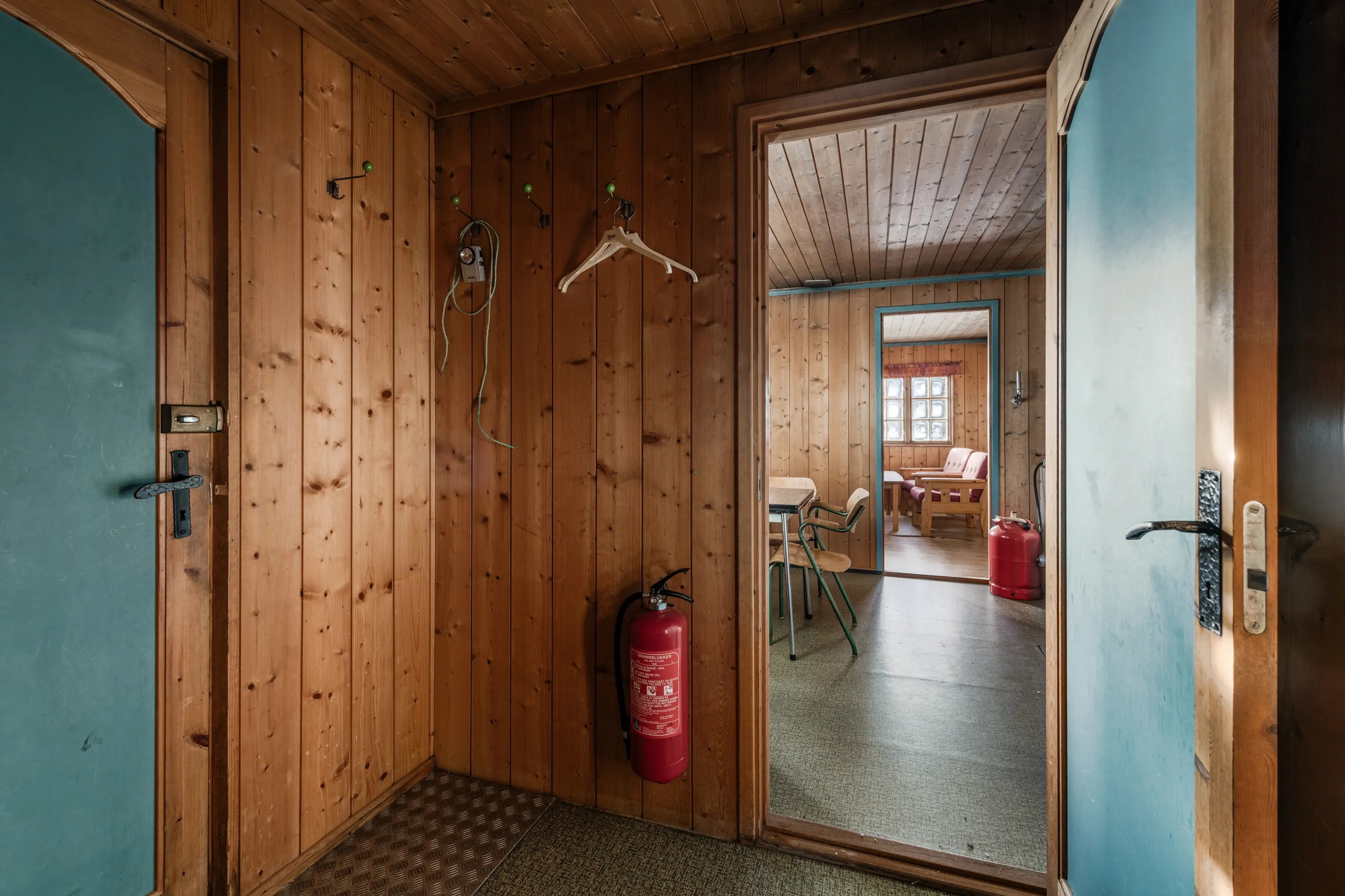 1970s Cabin with Wood Heating Near Nesbyen's Scenic Trails - View image 6 of 23