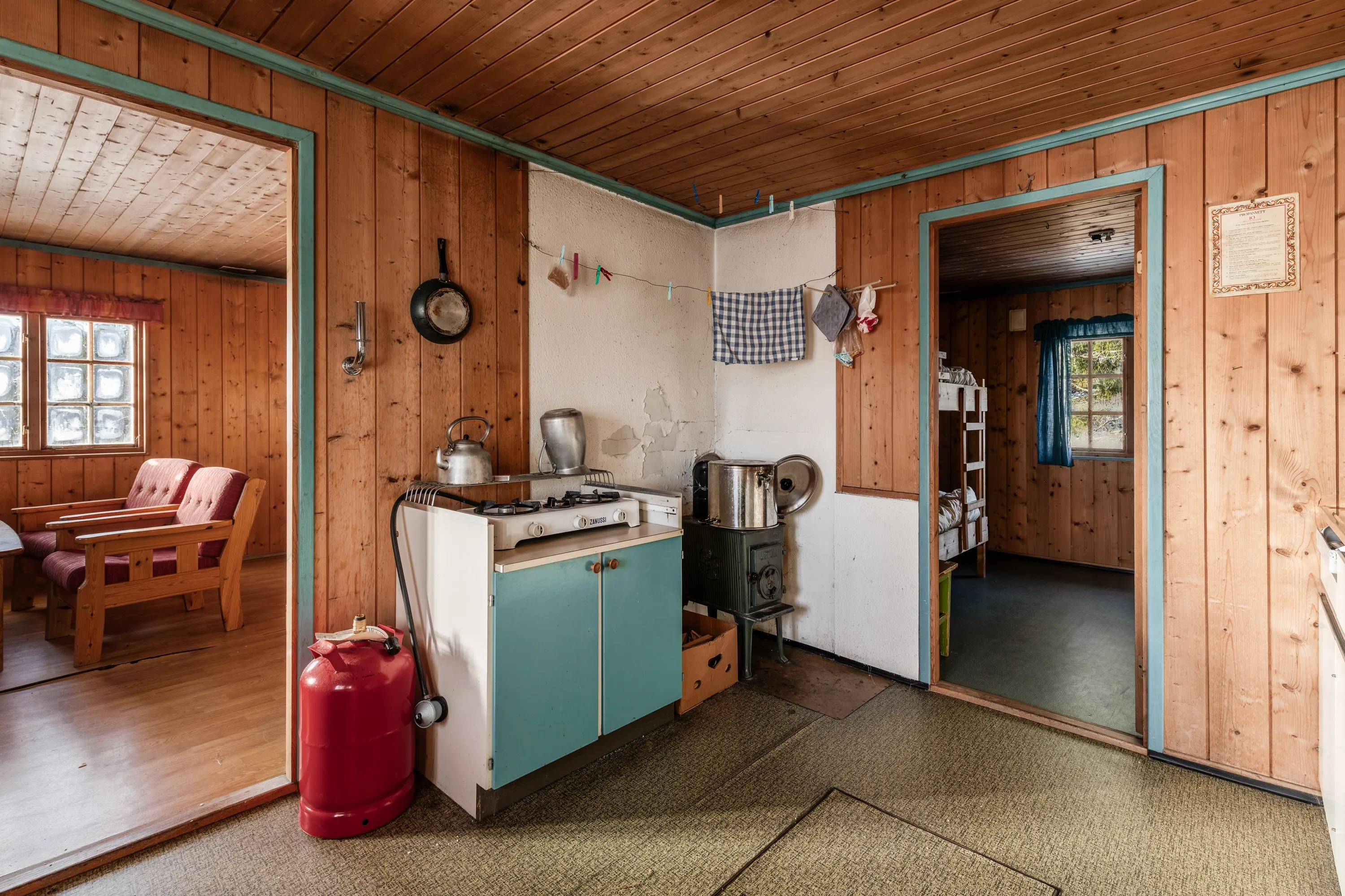 1970s Cabin with Wood Heating Near Nesbyen's Scenic Trails - View image 7 of 23