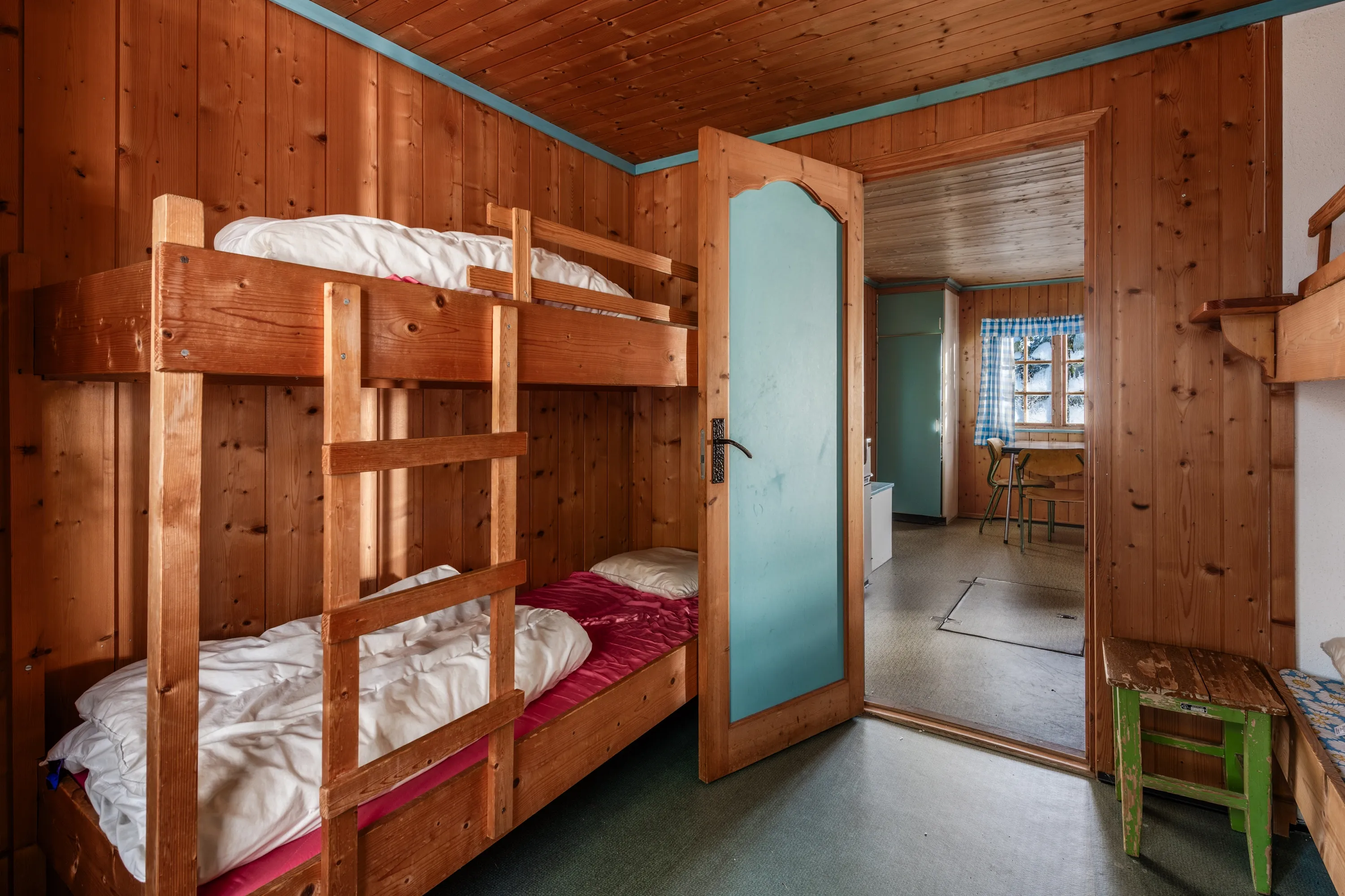 1970s Cabin with Wood Heating Near Nesbyen's Scenic Trails - View image 13 of 23