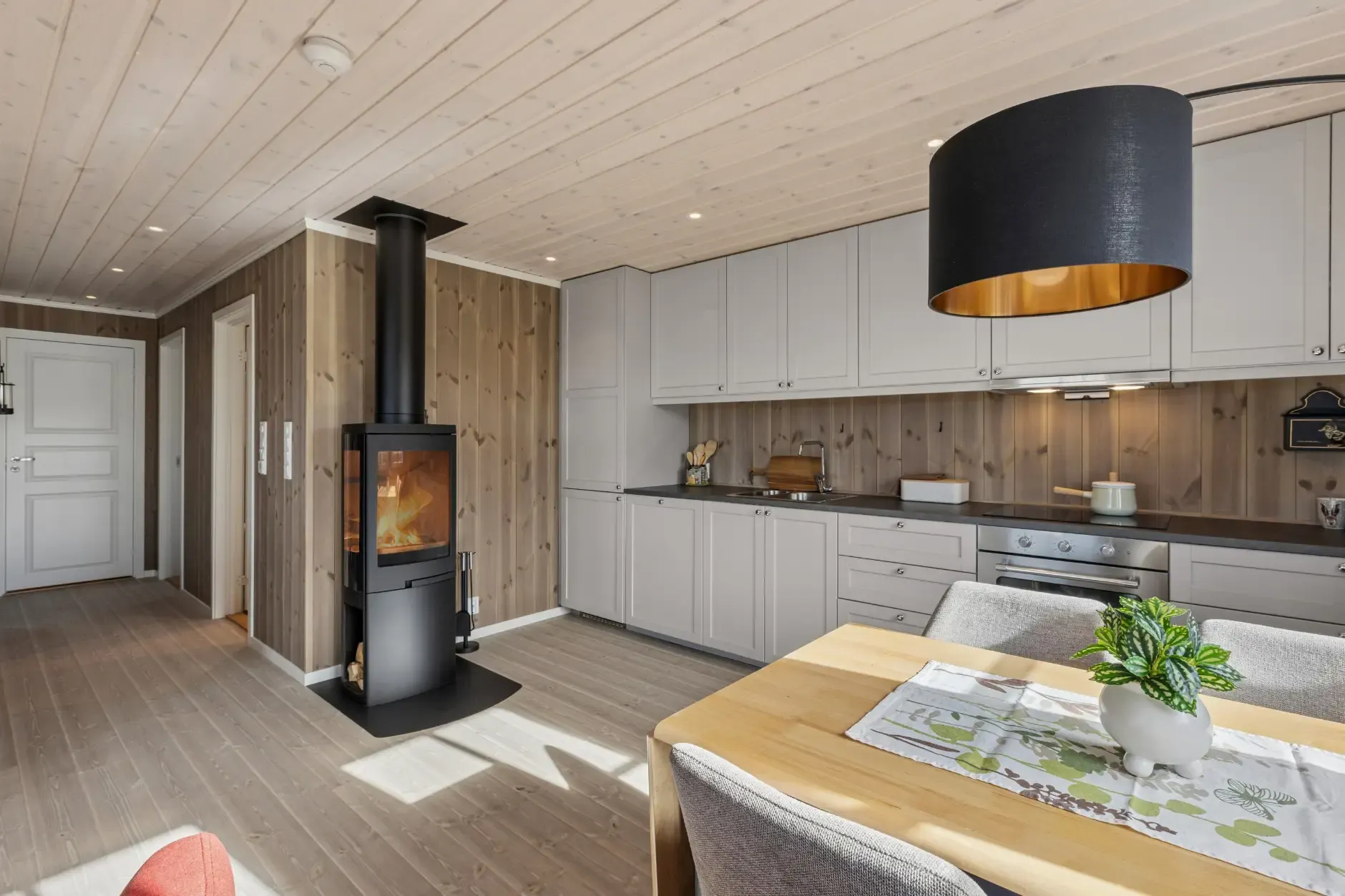Modern 2-Bedroom Country House in Norway's Ski Haven - View image 10 of 29