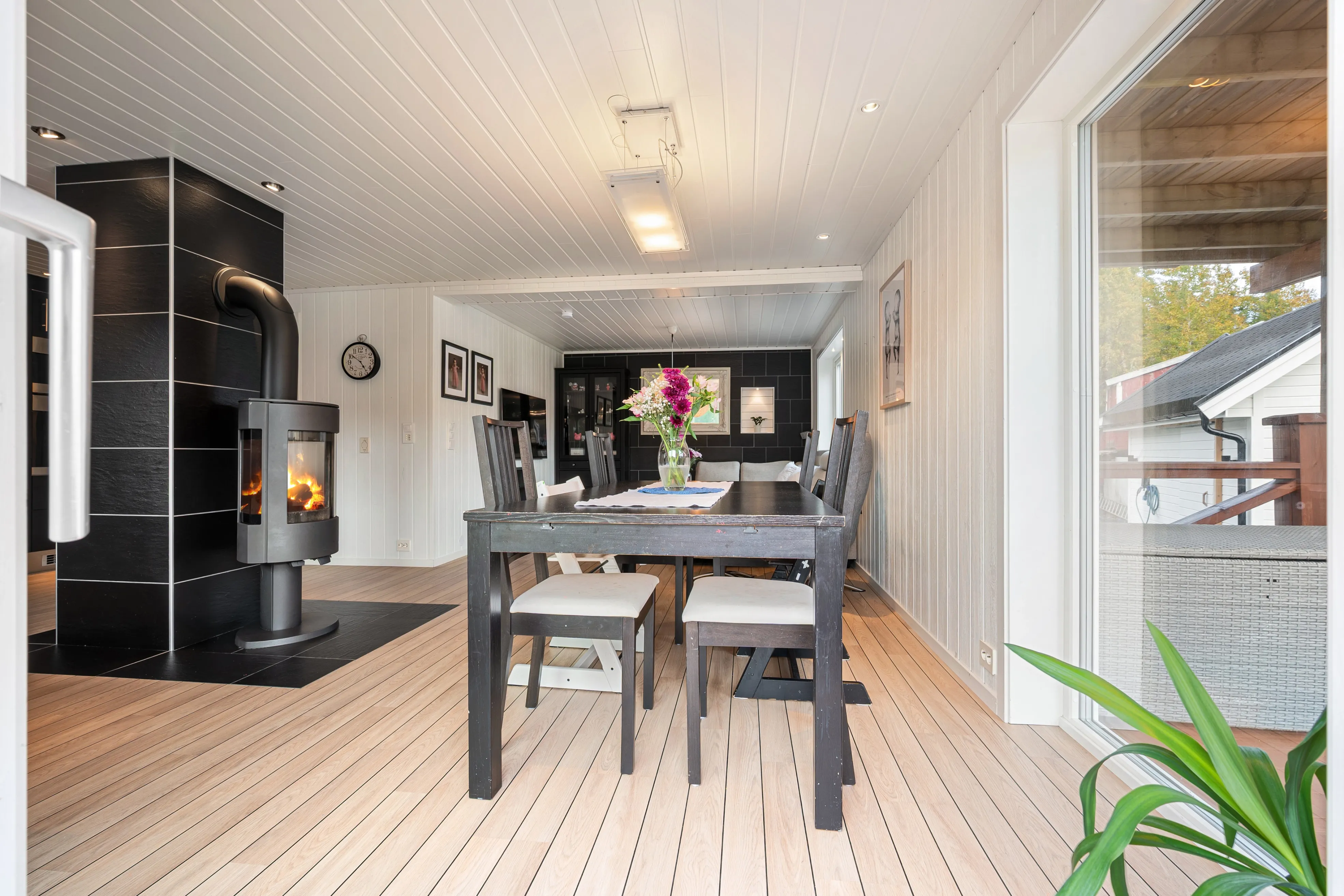 1930s Kilbotn House with Expansive Grounds and Sea Views - View image 8 of 46