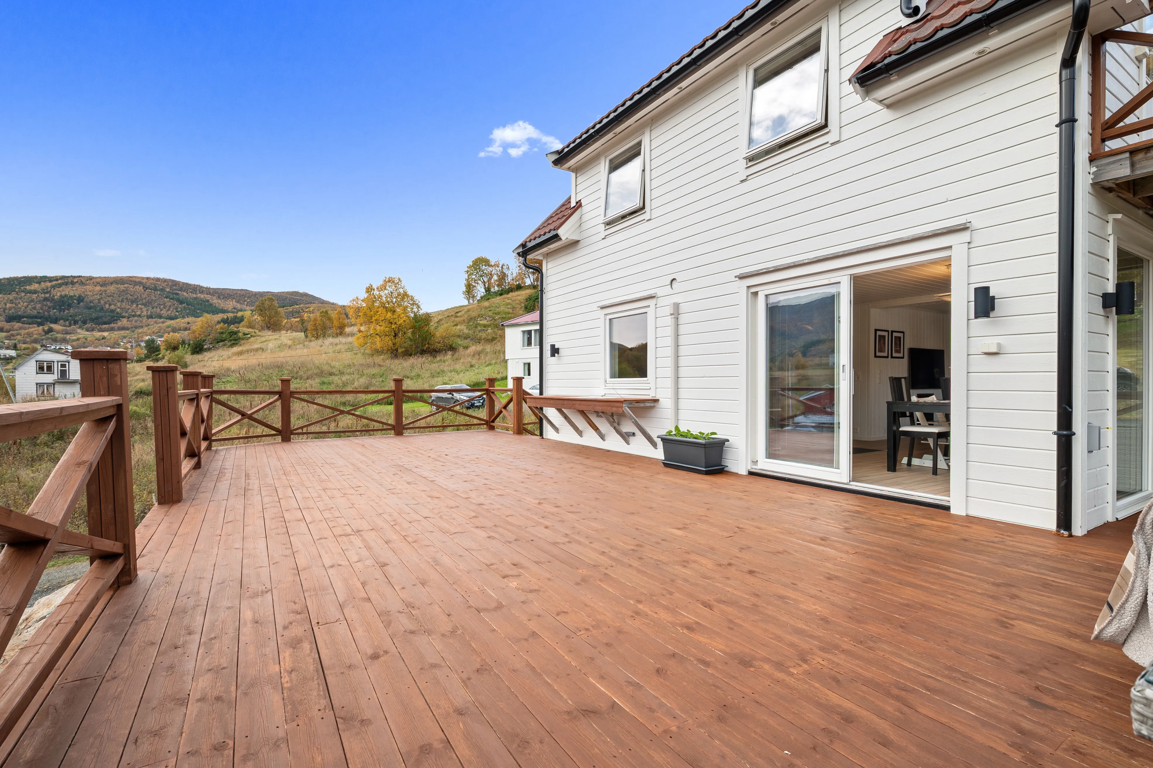 1930s Kilbotn House with Expansive Grounds and Sea Views - View image 28 of 46
