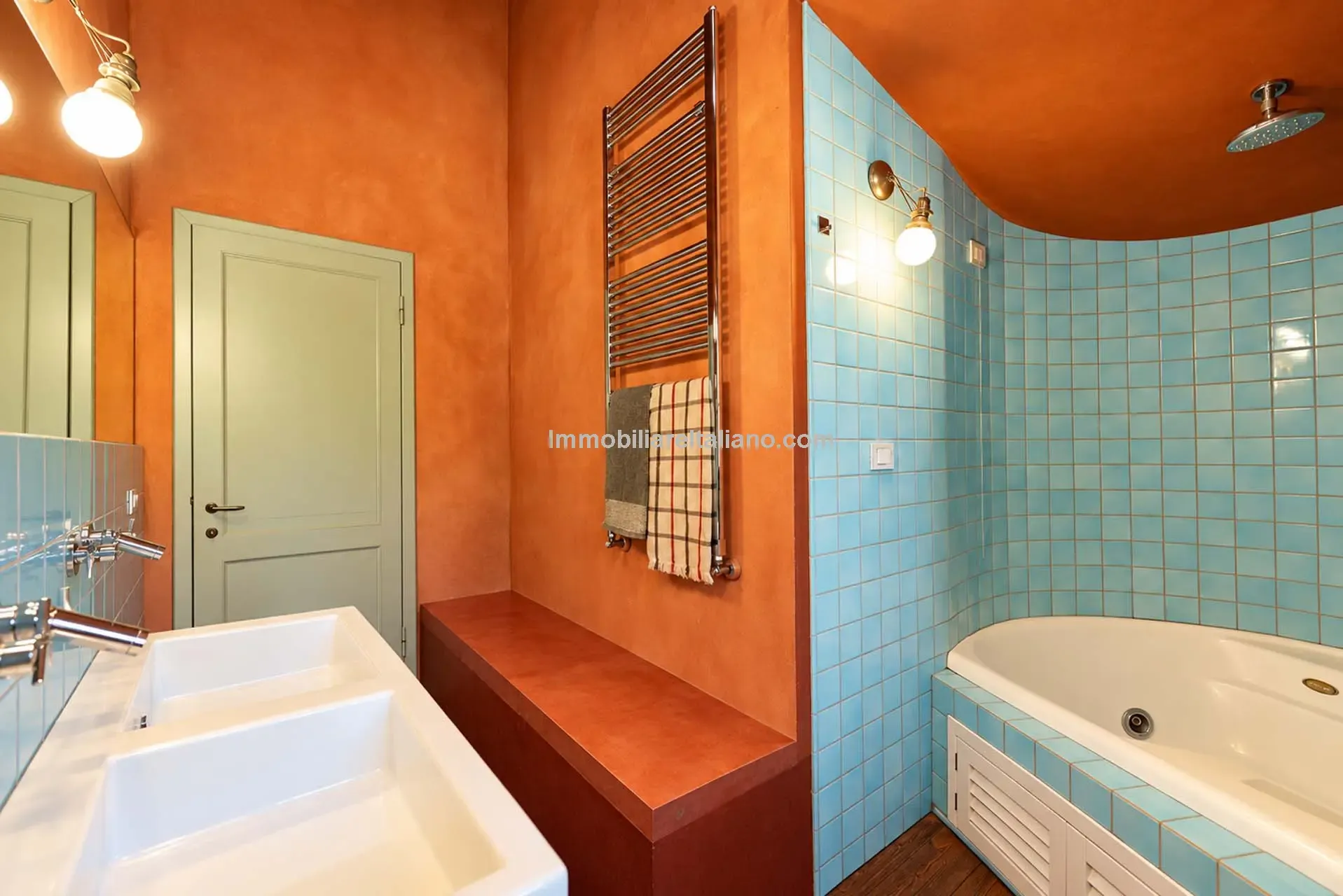 Expansive 5-Bedroom Country House with Gardens Near Vinci, Tuscany - View image 33 of 52