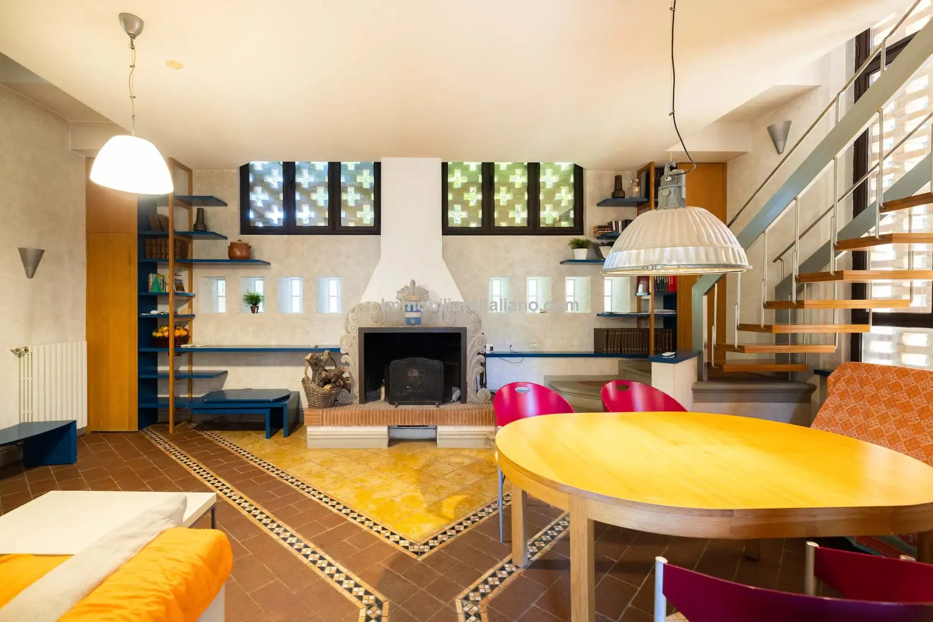 Expansive 5-Bedroom Country House with Gardens Near Vinci, Tuscany - View image 42 of 52