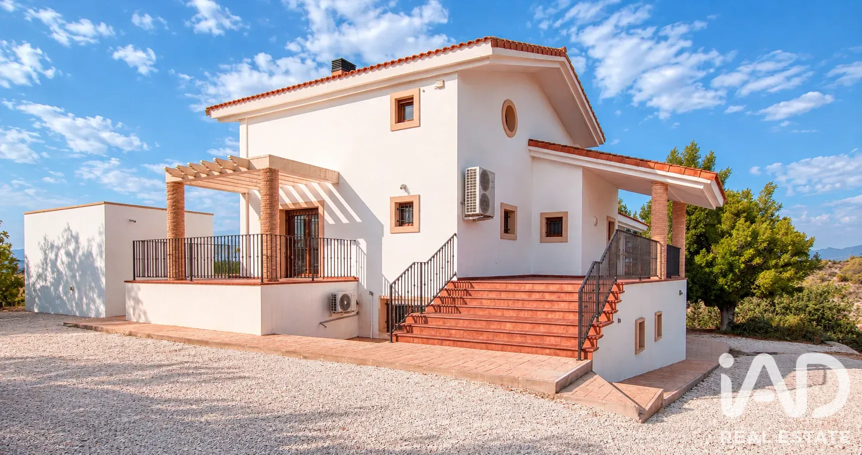 Geräumiges Haus mit 5 Schlafzimmern, Pool und Terrasse in Albatera, Alicante - Bild 7 von 39 anzeigen