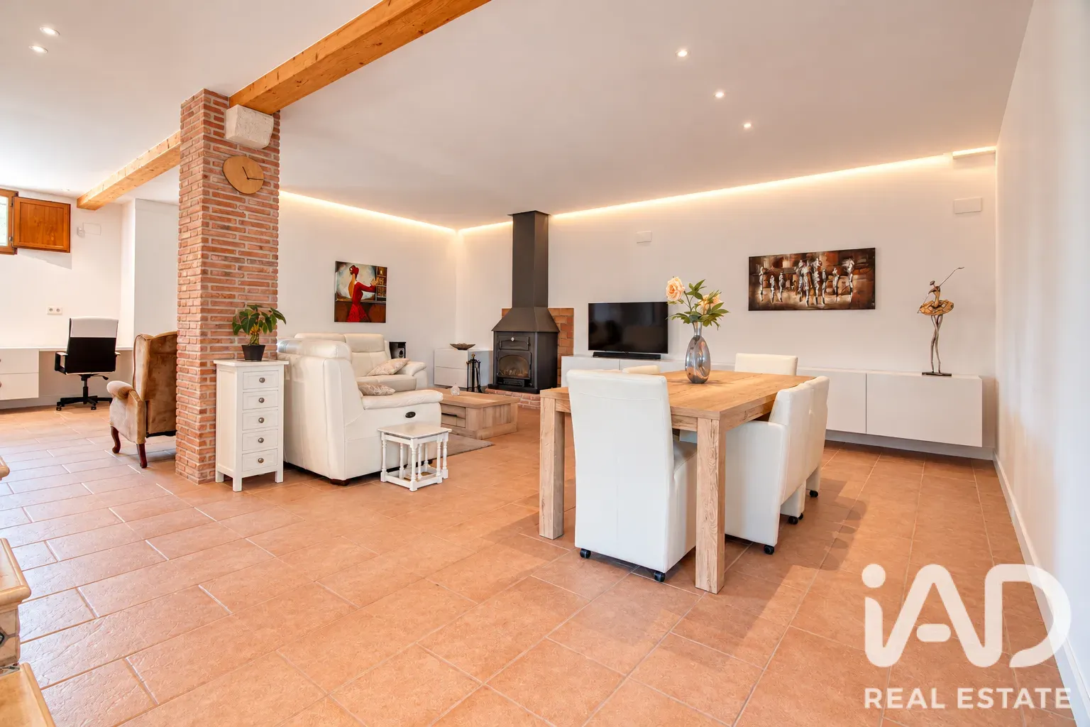 Geräumiges Haus mit 5 Schlafzimmern, Pool und Terrasse in Albatera, Alicante - Bild 11 von 39 anzeigen