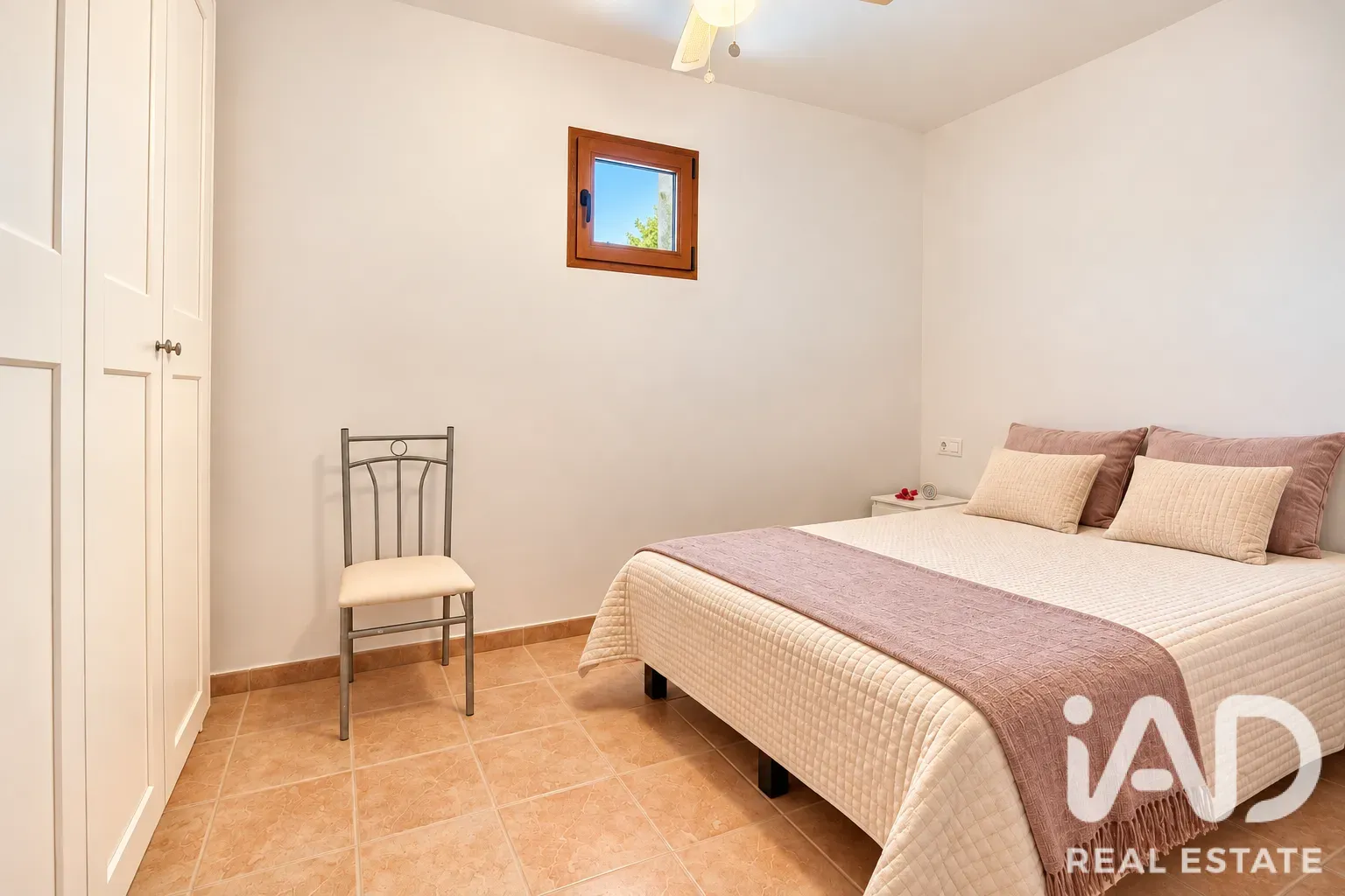 Geräumiges Haus mit 5 Schlafzimmern, Pool und Terrasse in Albatera, Alicante - Bild 16 von 39 anzeigen