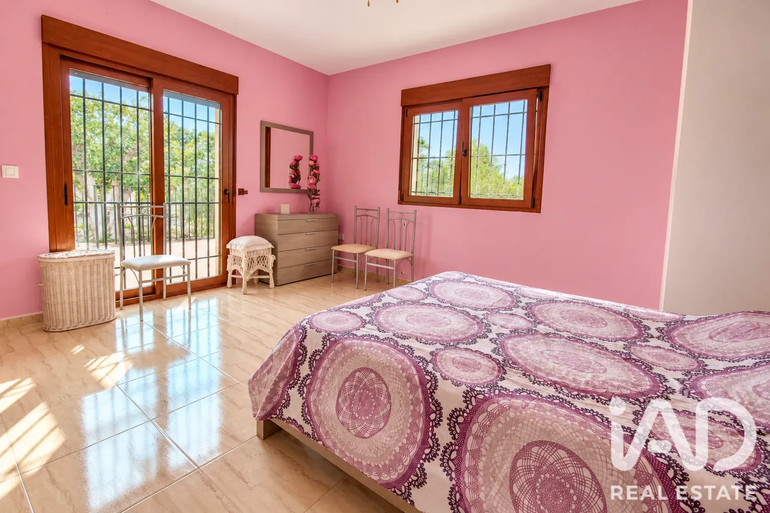 Geräumiges Haus mit 5 Schlafzimmern, Pool und Terrasse in Albatera, Alicante - Bild 29 von 39 anzeigen