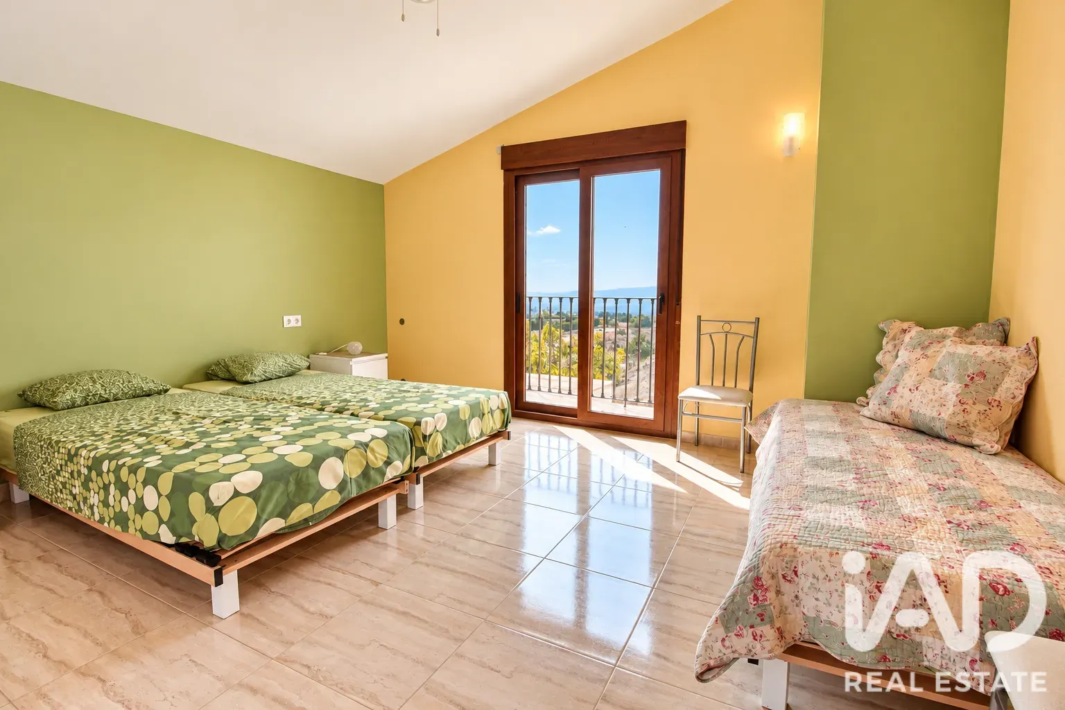 Geräumiges Haus mit 5 Schlafzimmern, Pool und Terrasse in Albatera, Alicante - Bild 34 von 39 anzeigen