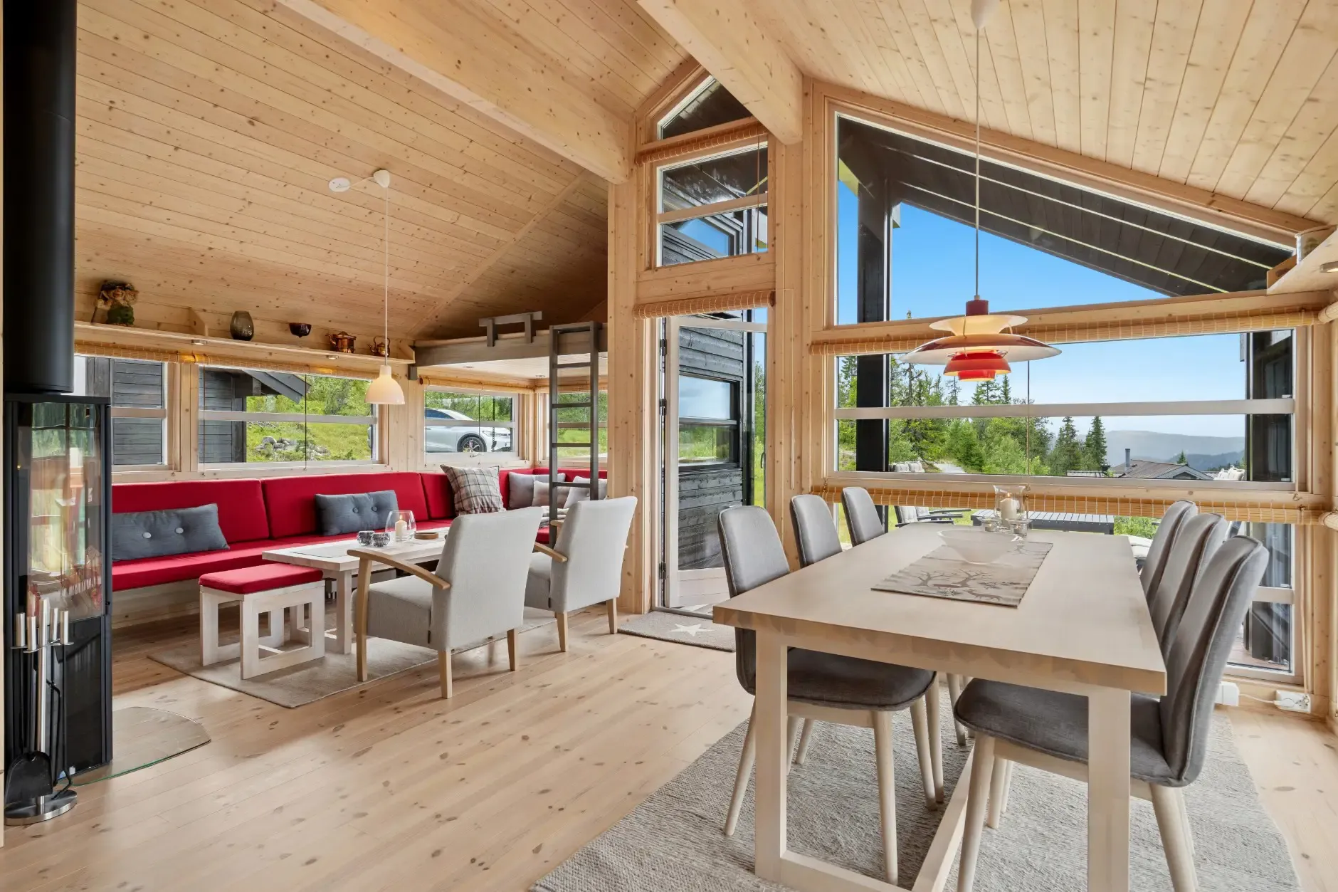 Contemporary 3-Bedroom Country House with Expansive Garden in Eggedal, Norway - Image 3
