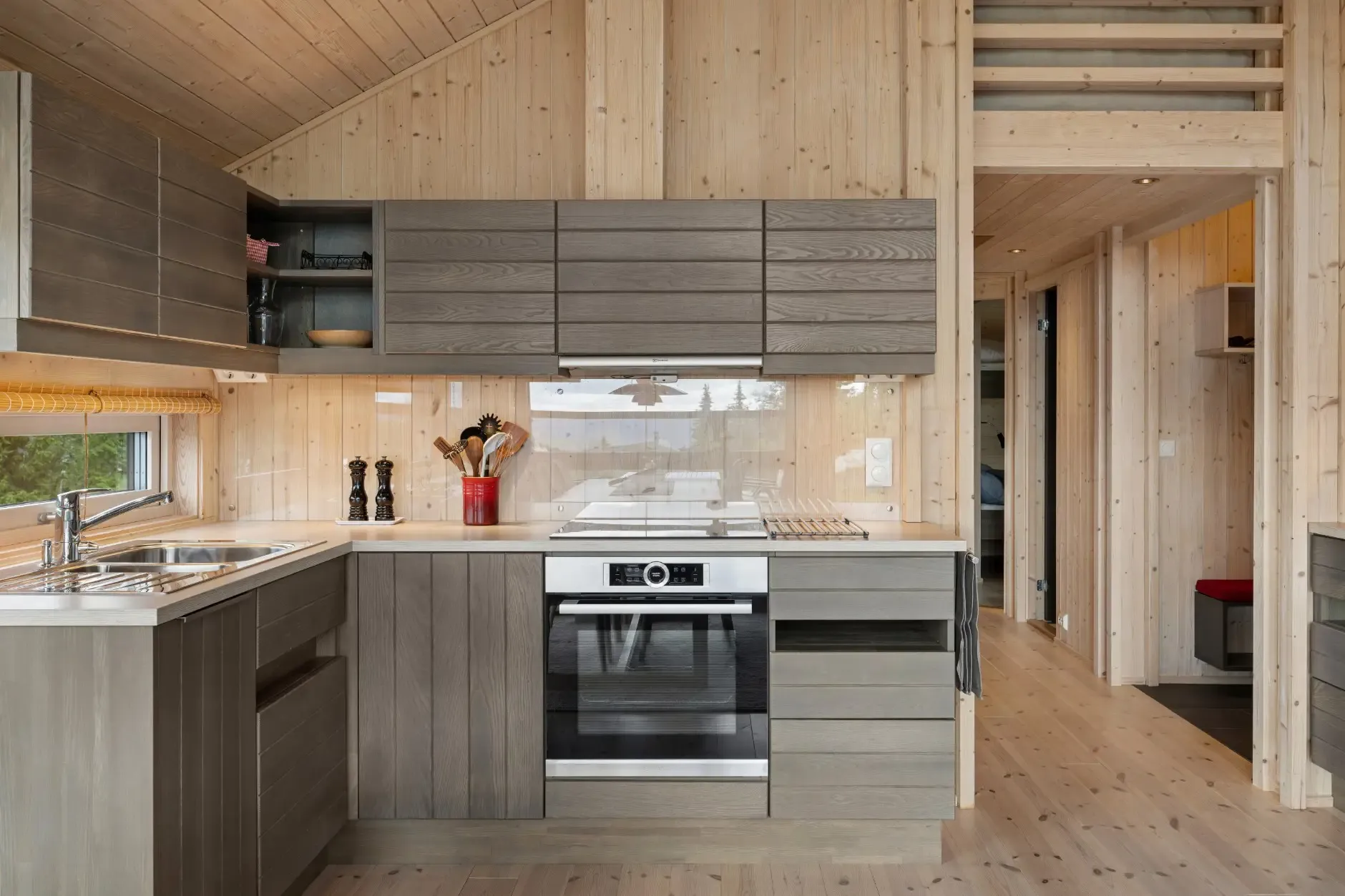 Contemporary 3-Bedroom Country House with Expansive Garden in Eggedal, Norway - View image 14 of 34