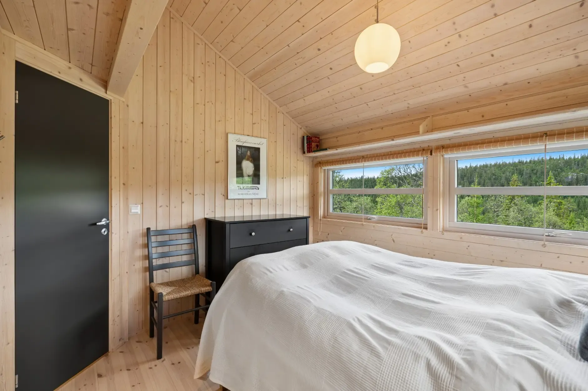 Contemporary 3-Bedroom Country House with Expansive Garden in Eggedal, Norway - View image 18 of 34