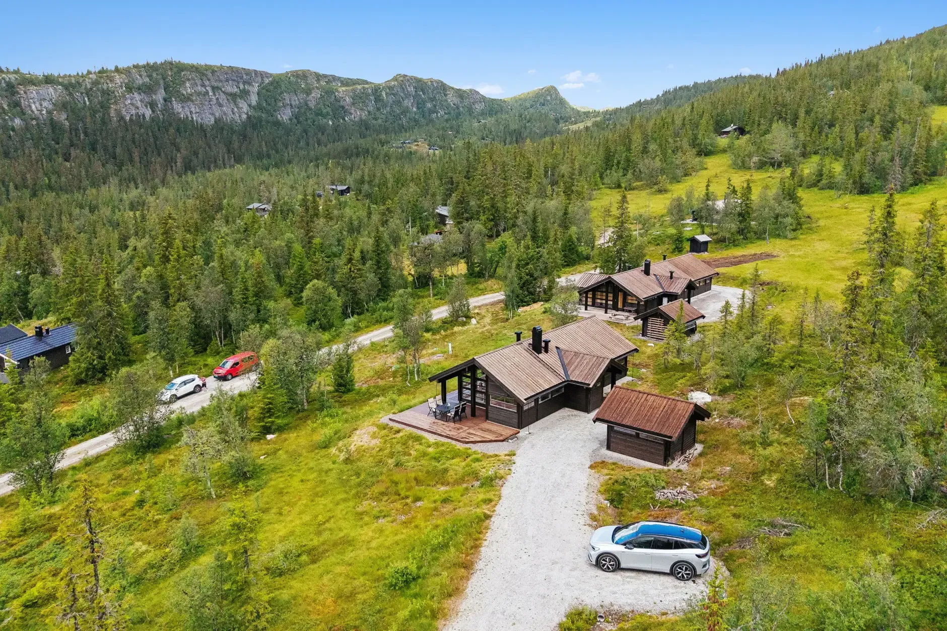 Contemporary 3-Bedroom Country House with Expansive Garden in Eggedal, Norway - View image 28 of 34