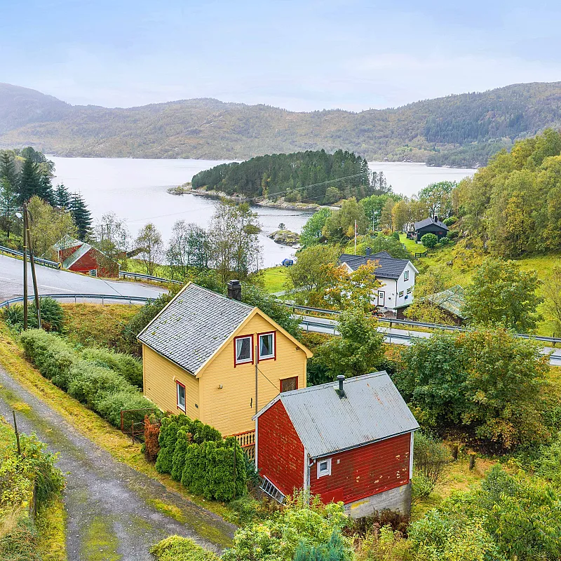 1936 Cabin in Dalsøyra with Restoration Potential and Wood Heating